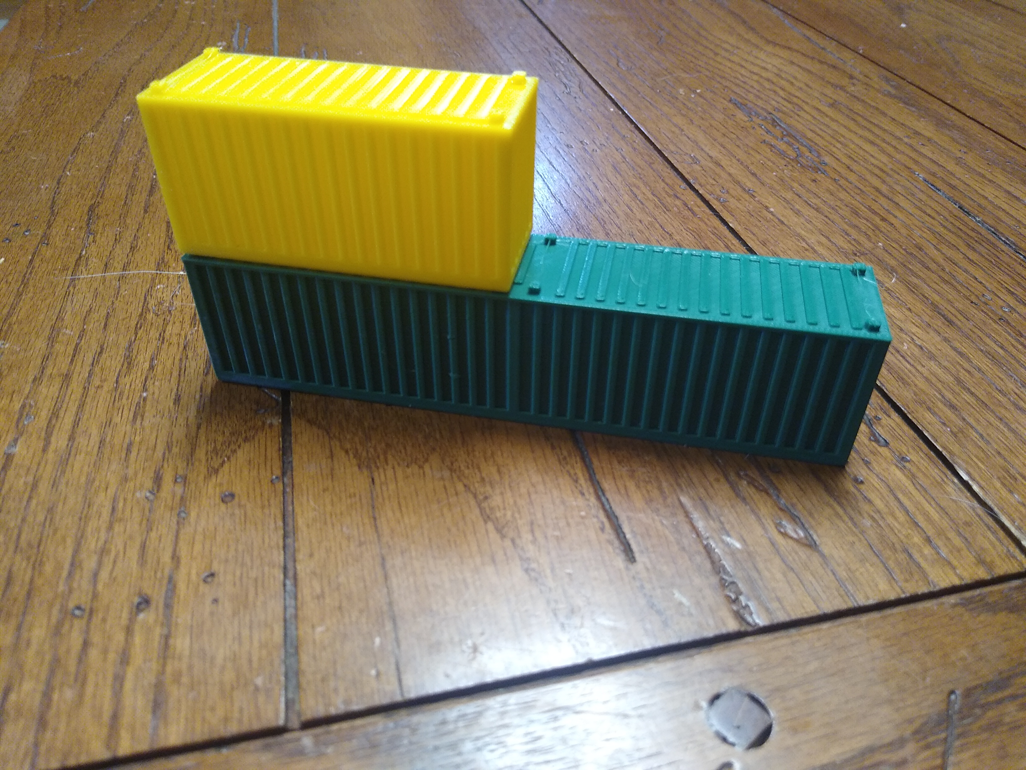 HO scale stackable storage containers