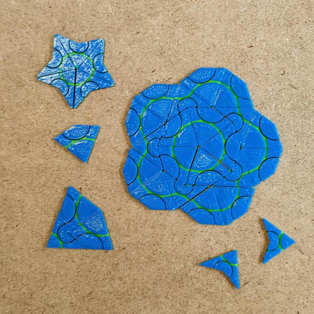 Three-colour Penrose P2 tiles by scruss | Download free STL model ...