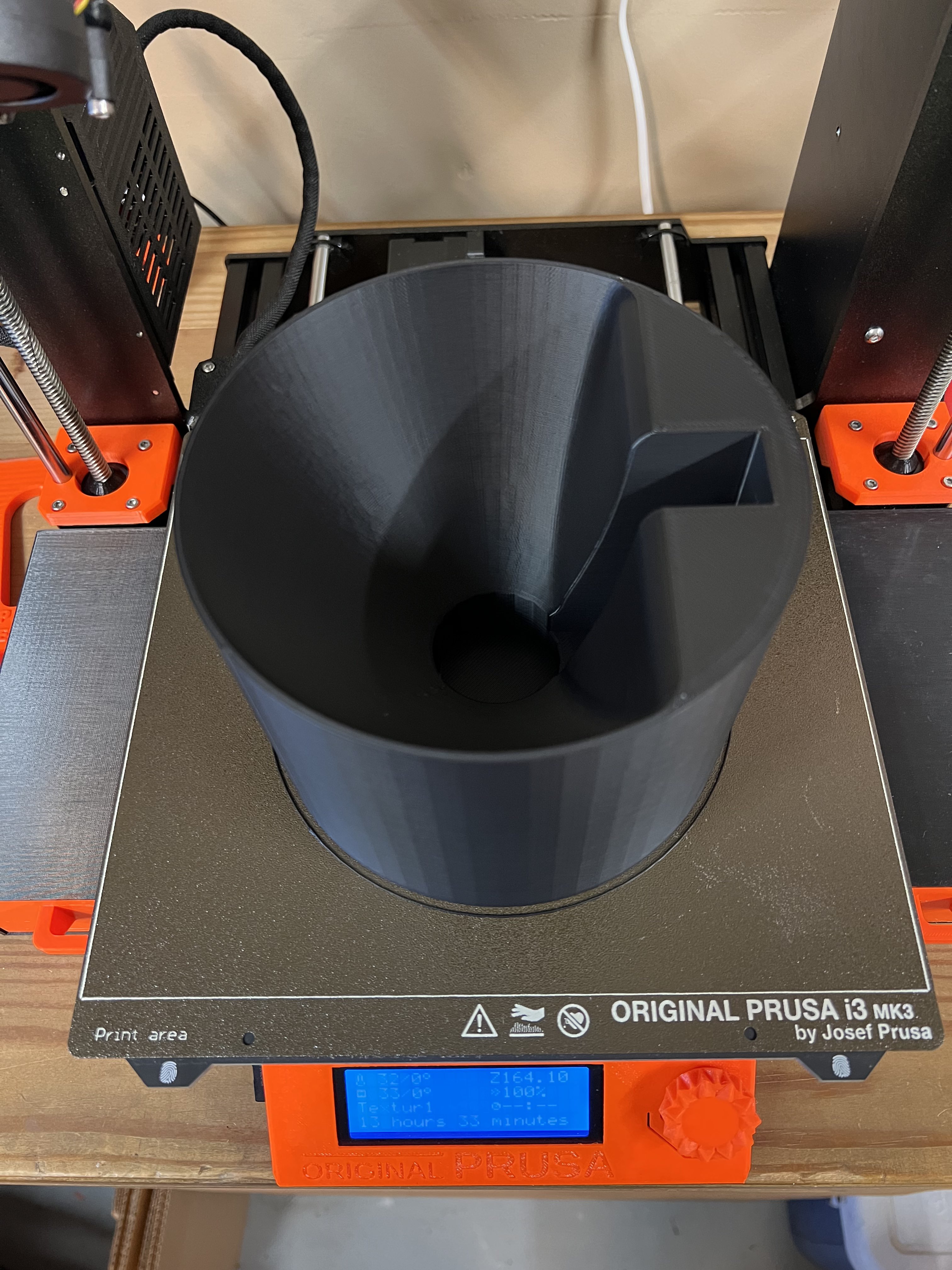 Paint shaker jug adapter by chris Download free STL model