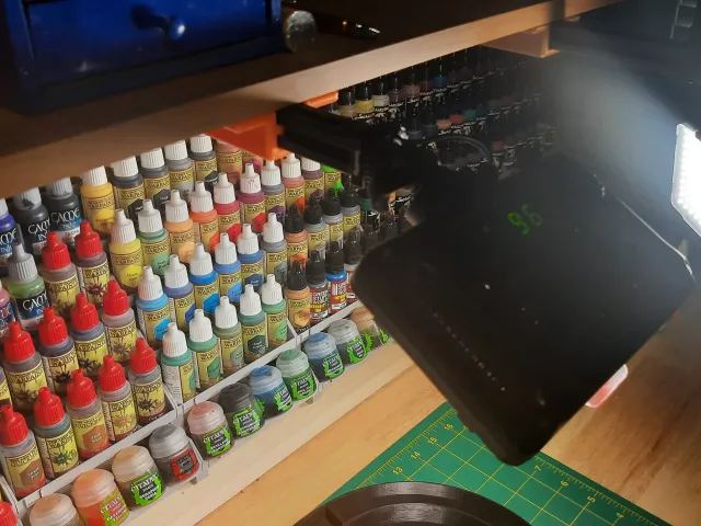 Under-shelf mount for work lamp