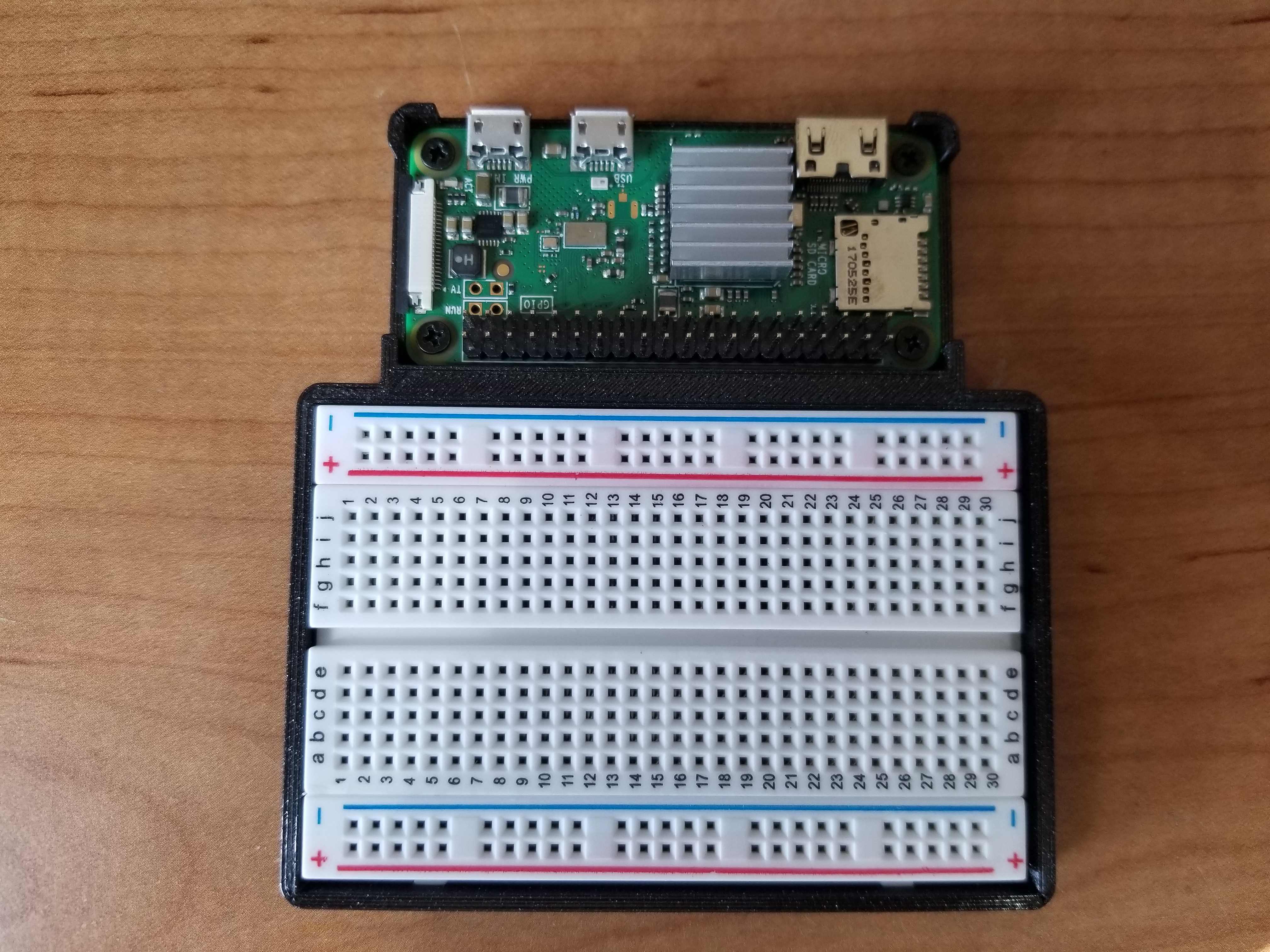 Miniatura 3 do modelo 3D Raspberry Pi Breadboard Case