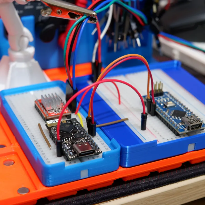 Breadboard wire sorter (stackable) : r/3Dprinting
