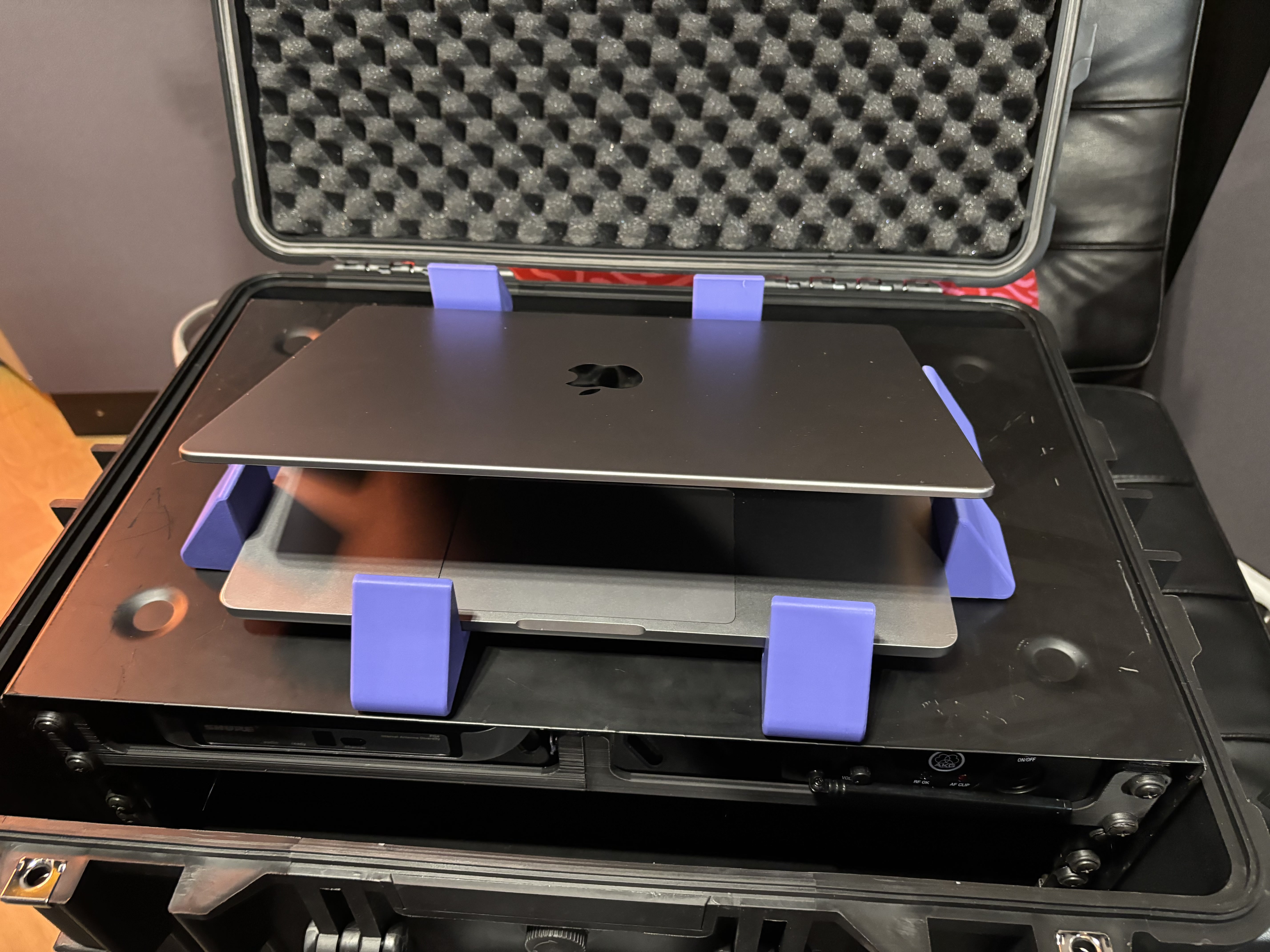 Rack-Mount Laptop Holder (Stage-Safe Design)