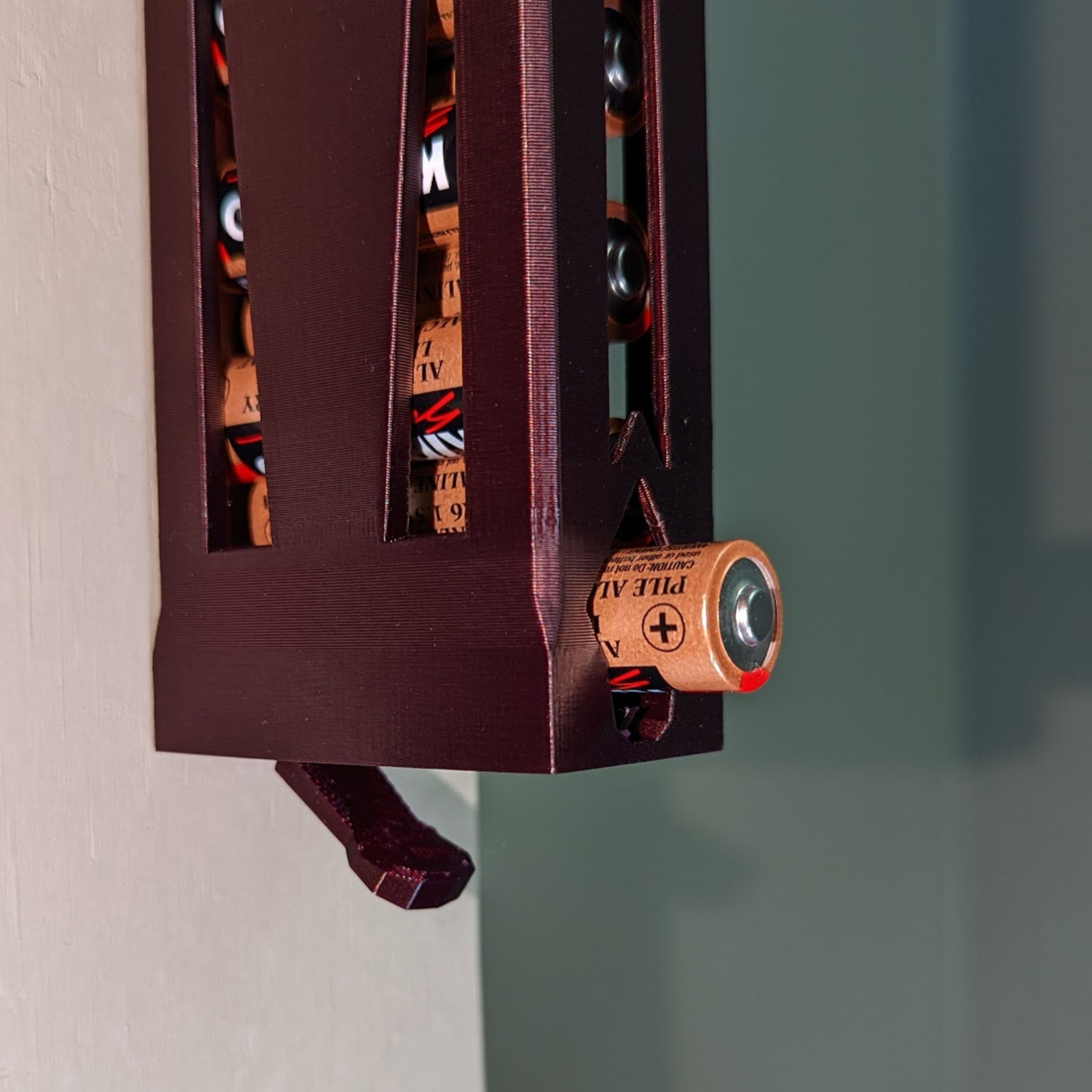 Battery Wall Magazine v2 (skeleton)