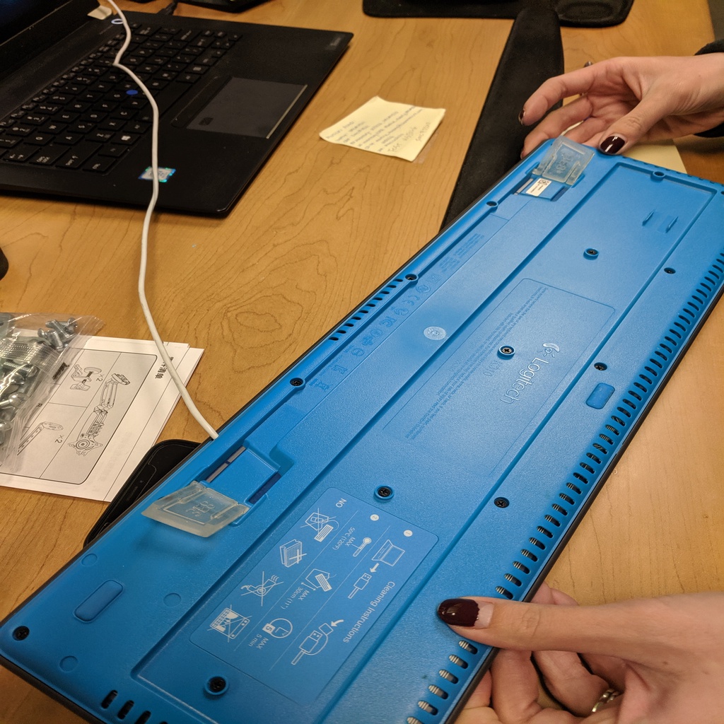 Logitech Retro Keyboard Legs by Julius3E8 Download free STL model