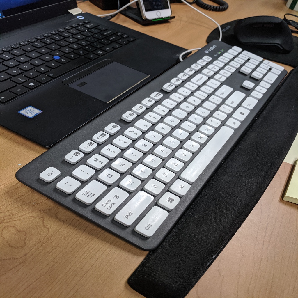 Logitech Retro Keyboard Legs by Julius3E8 Download free STL model
