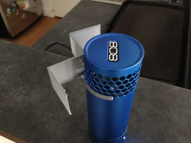 Directional sound deflector for 808 HexSL wireless speaker
