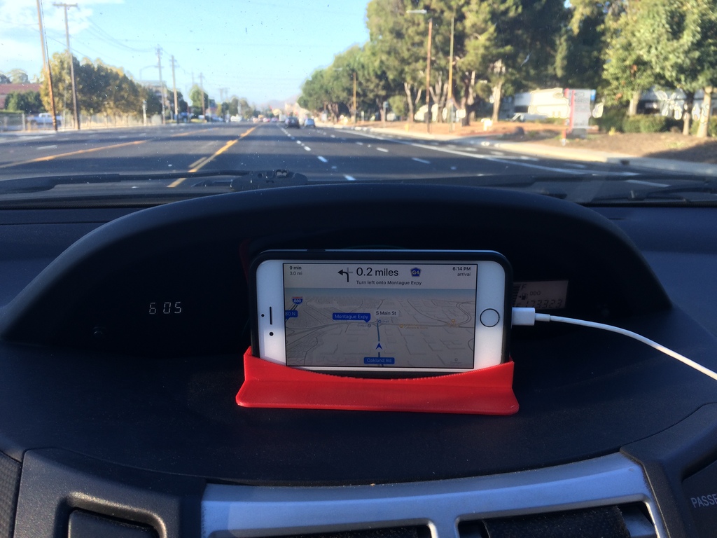 Smartphone Holder for Car Navigation by Julius3E8 | Download free STL ...