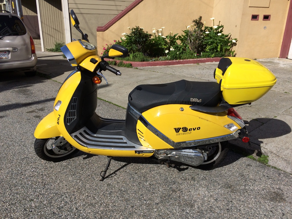 Scooter Headlight Repair Mount by Julius3E8 Download free STL model