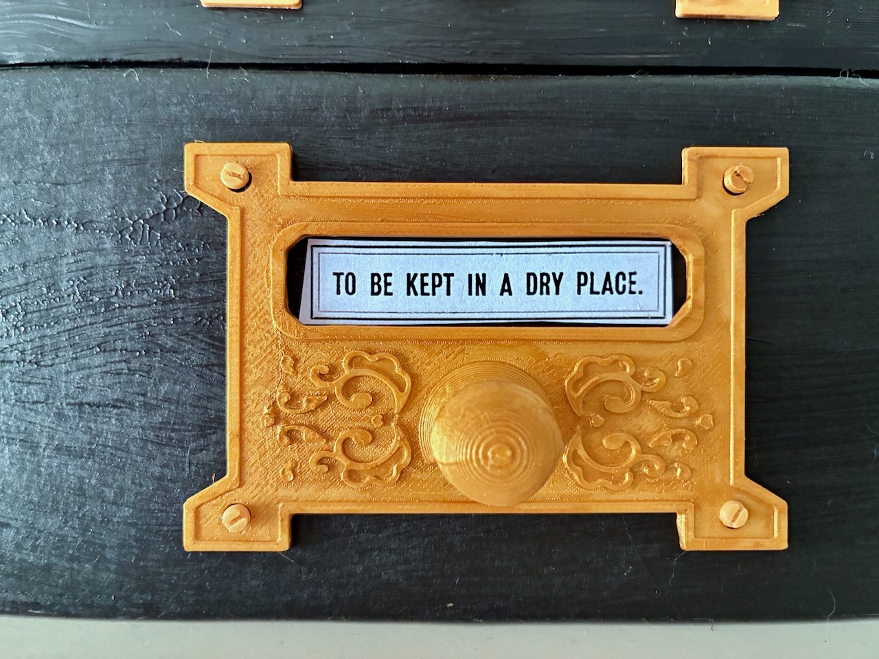 Vintage-style label plate/drawer pull (second version) for upcycling boxes — thumbnail 3