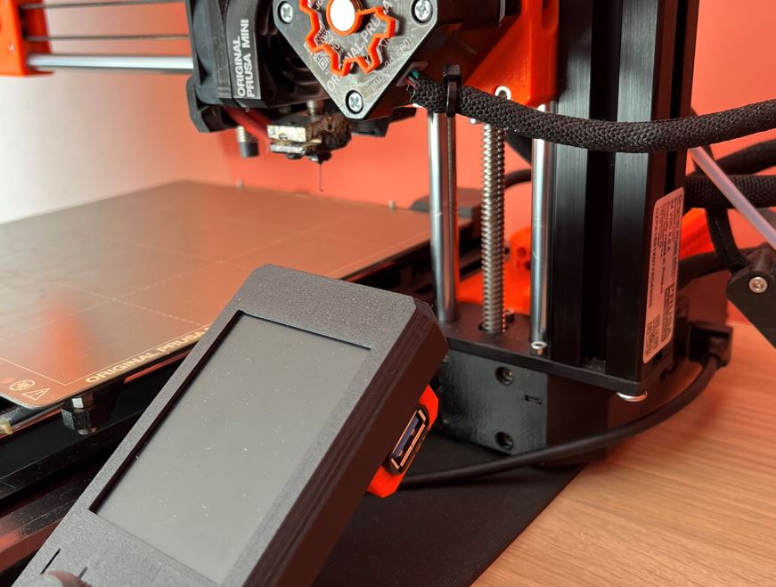 Miniatura 4 do modelo 3D Mini back display and USB support