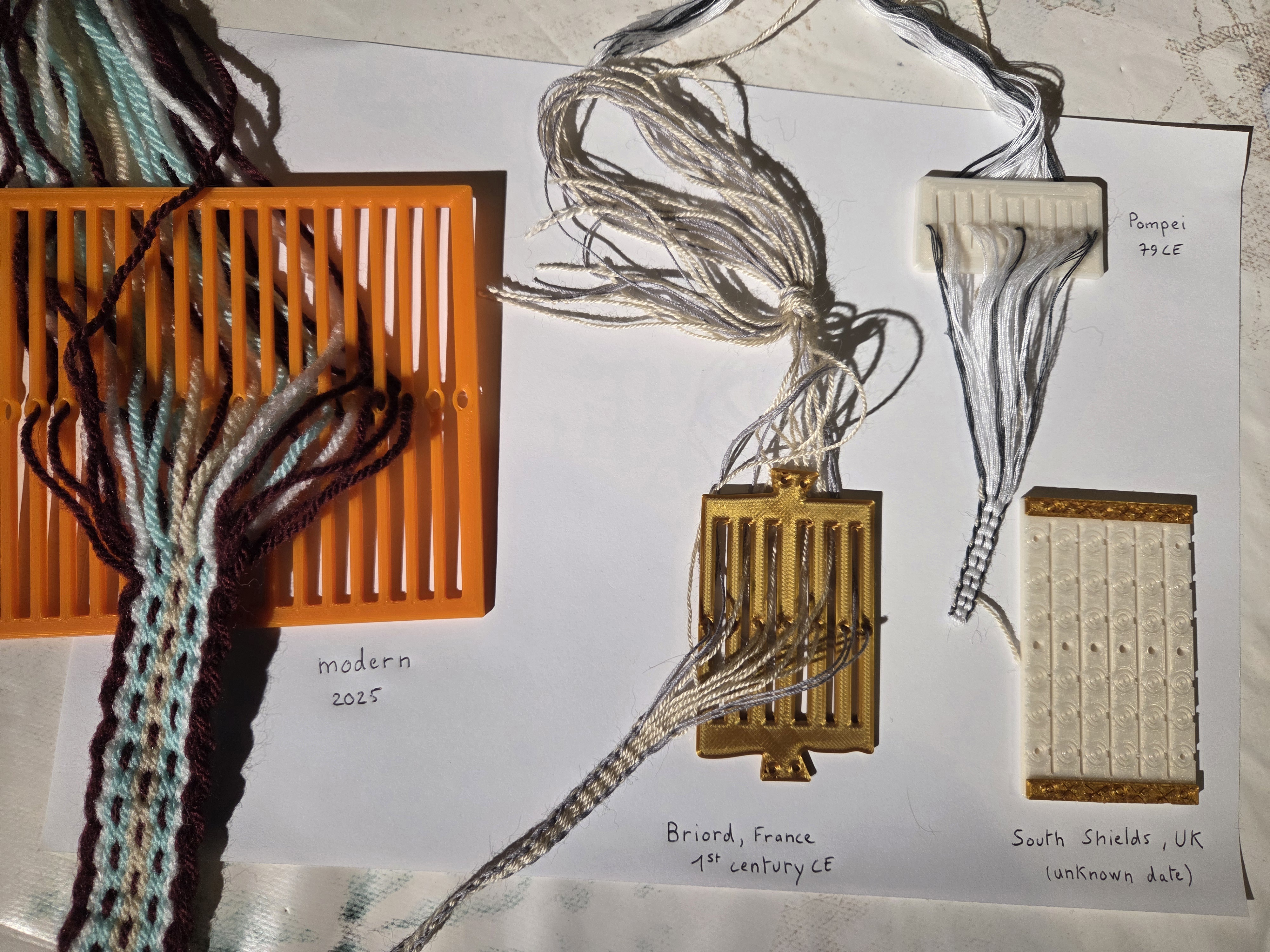 Functionnal ancient and modern heddles
