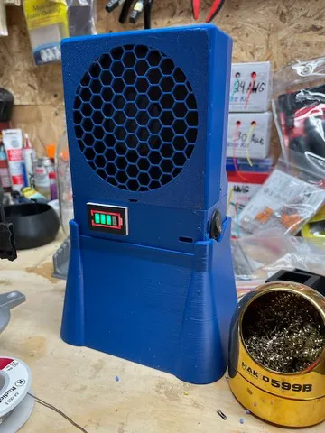 Solder fume extractor using activated carbon charcoal media
