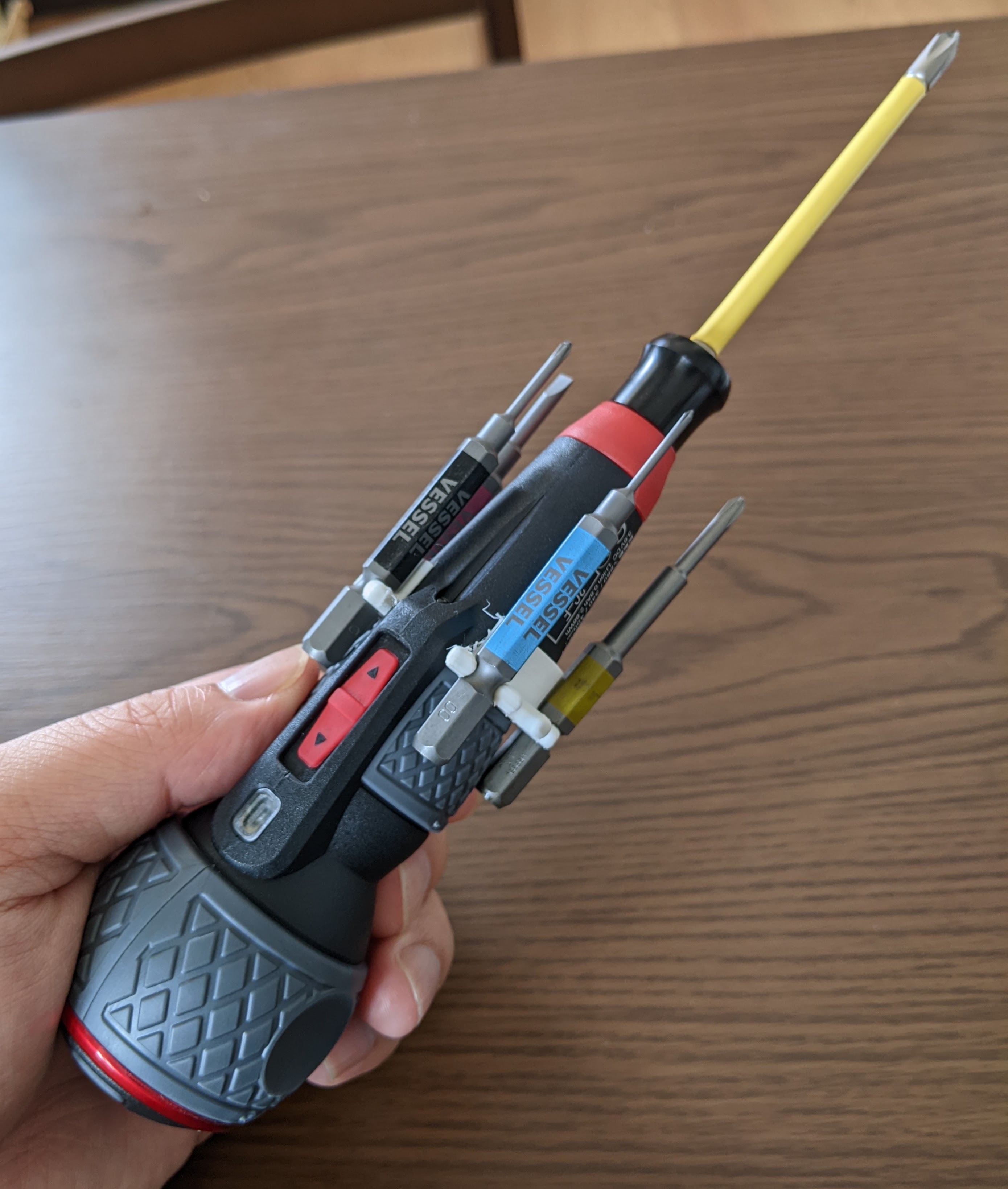 Vessel 220USB-P1 Bits Holder