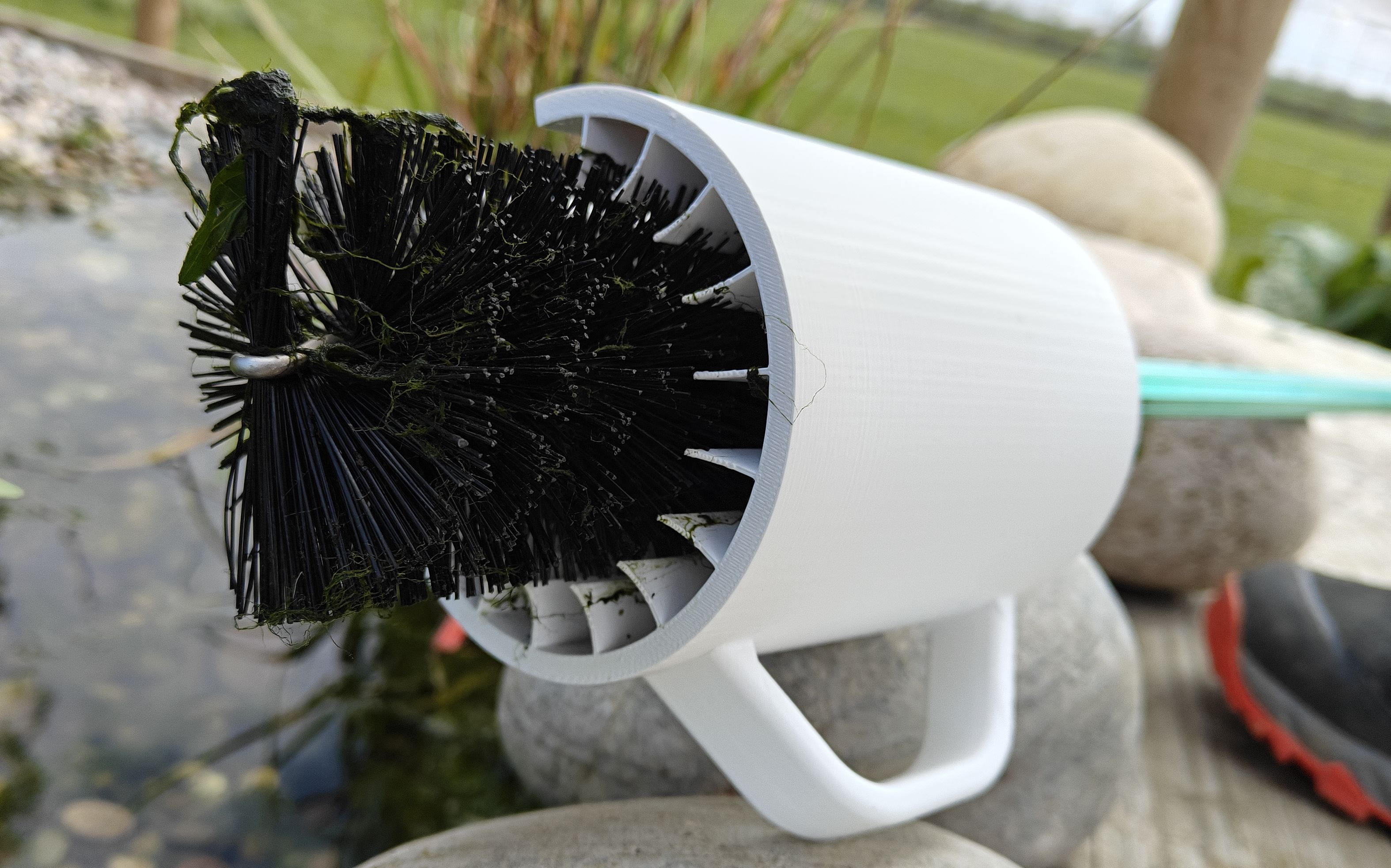 Blanket / String Weed Brush Cleaner