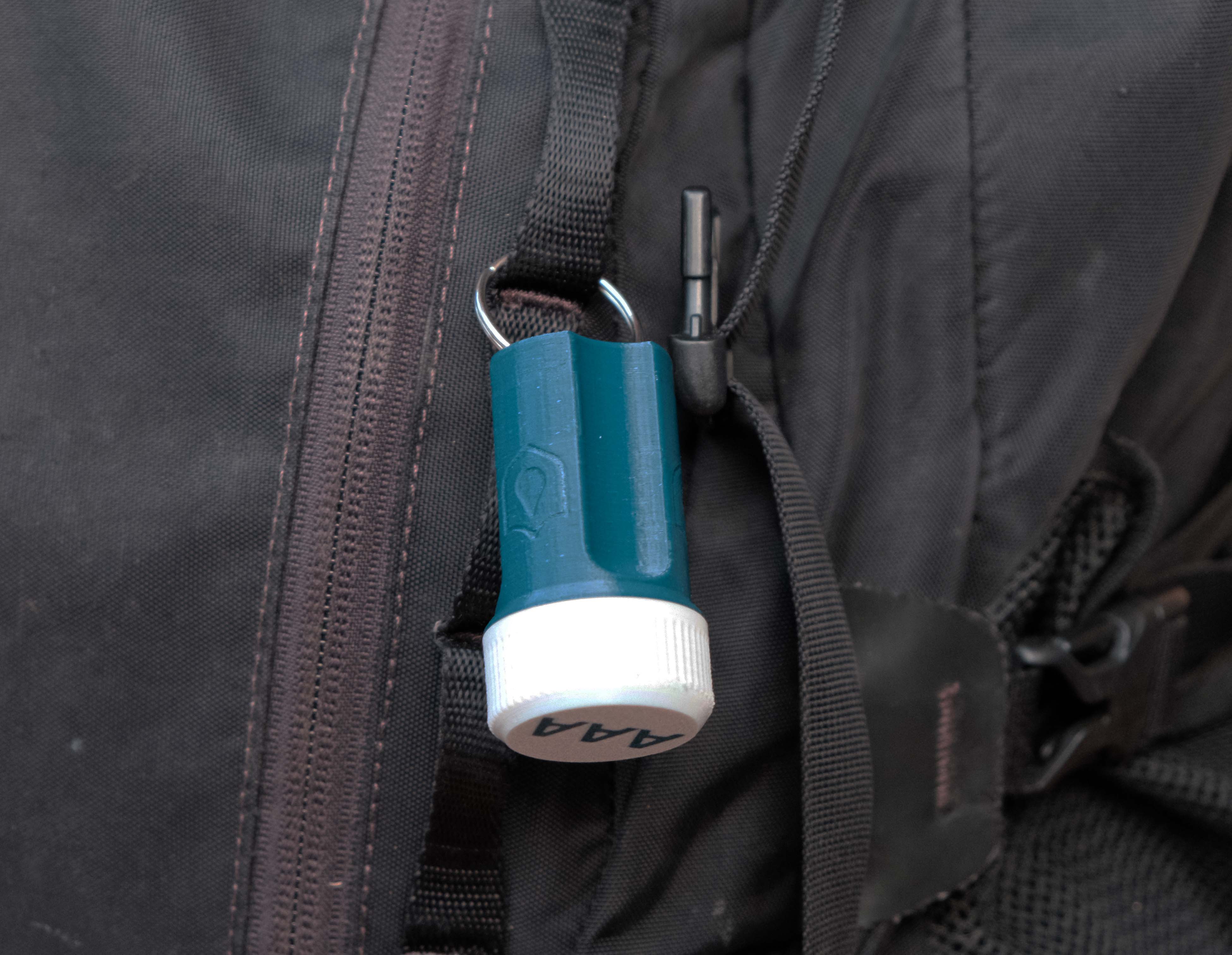 Miniatura 6 do modelo 3D Battery Emergency Keyring