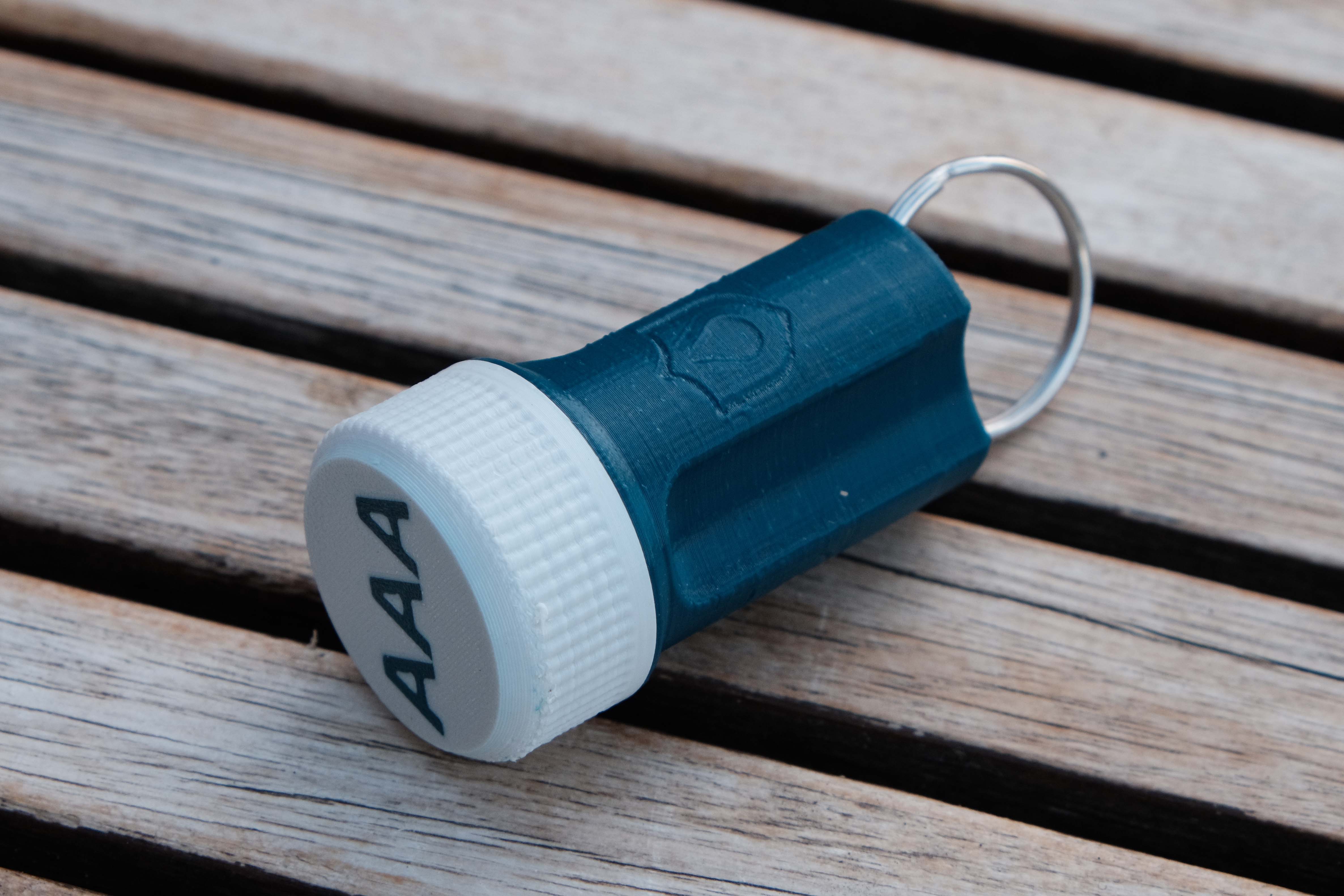 Miniatura 4 do modelo 3D Battery Emergency Keyring
