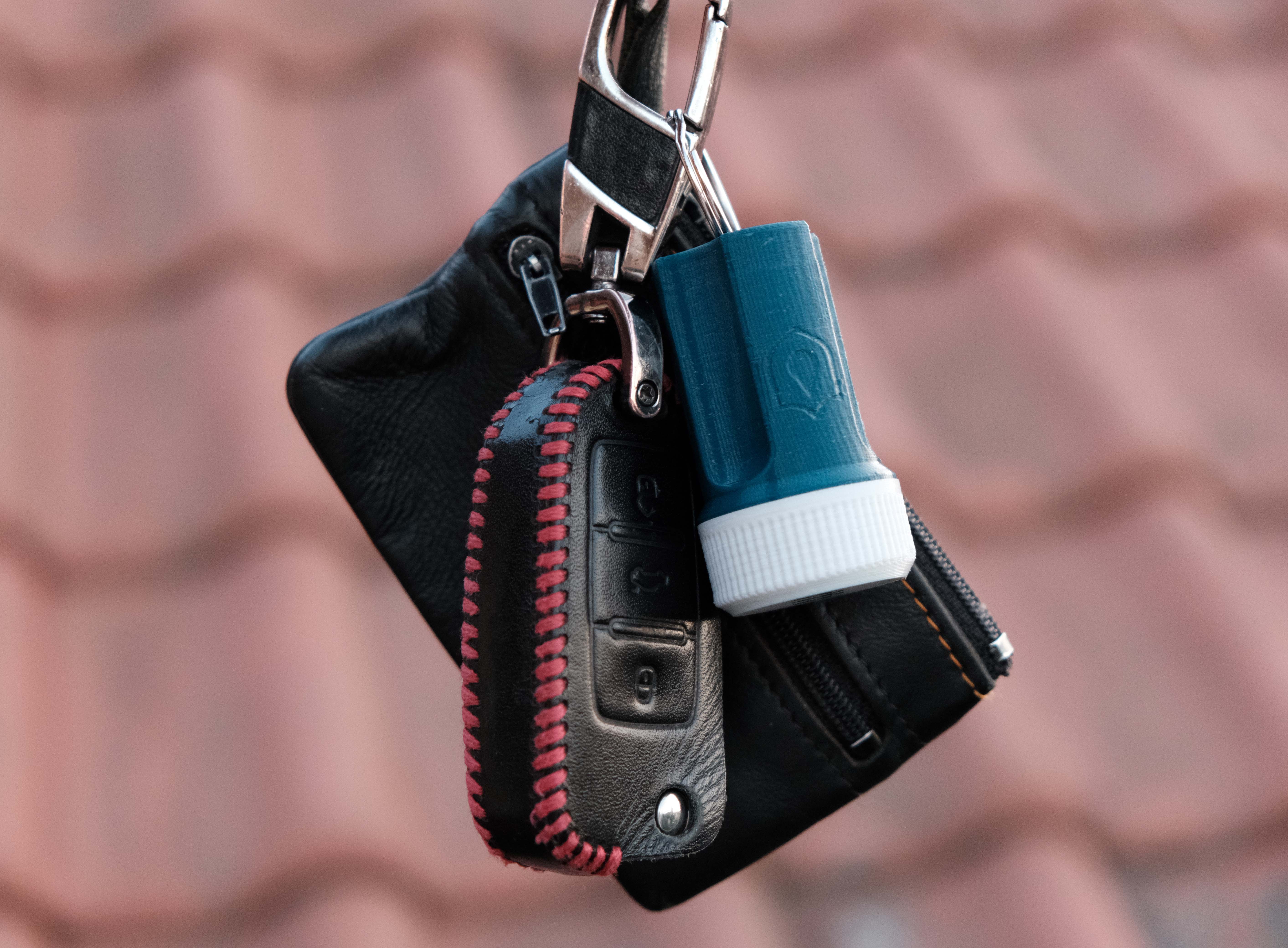 Miniatura 5 do modelo 3D Battery Emergency Keyring