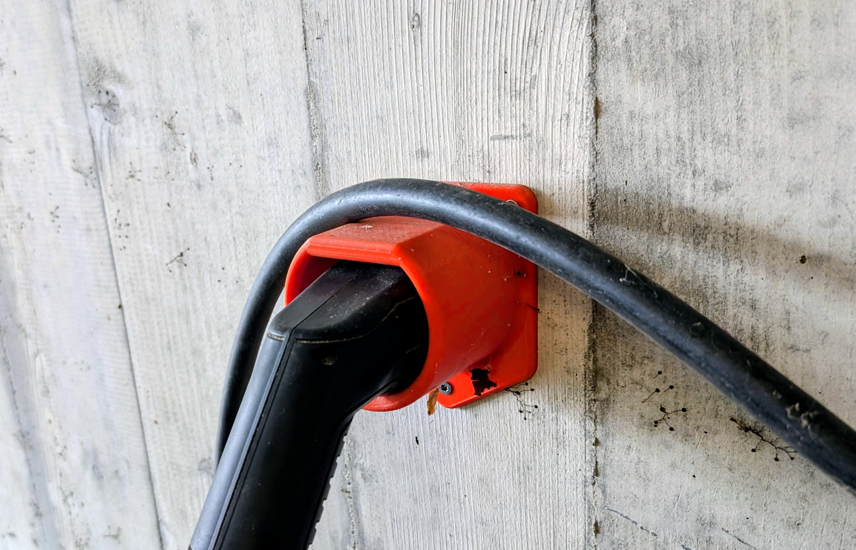 Wandhalterung für Ladekabel mit Stecker Typ 2