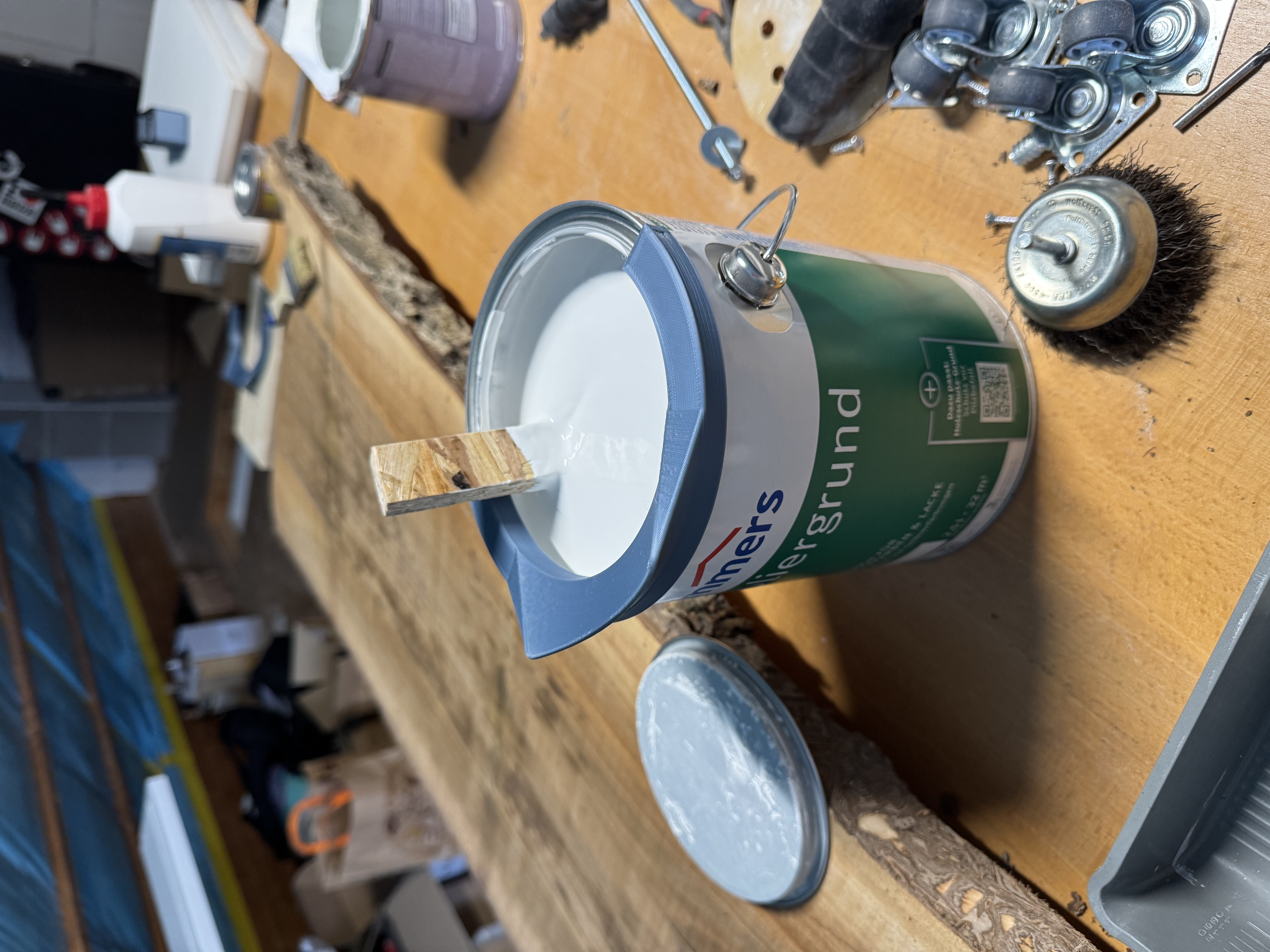 Paint can spout (parametric design)