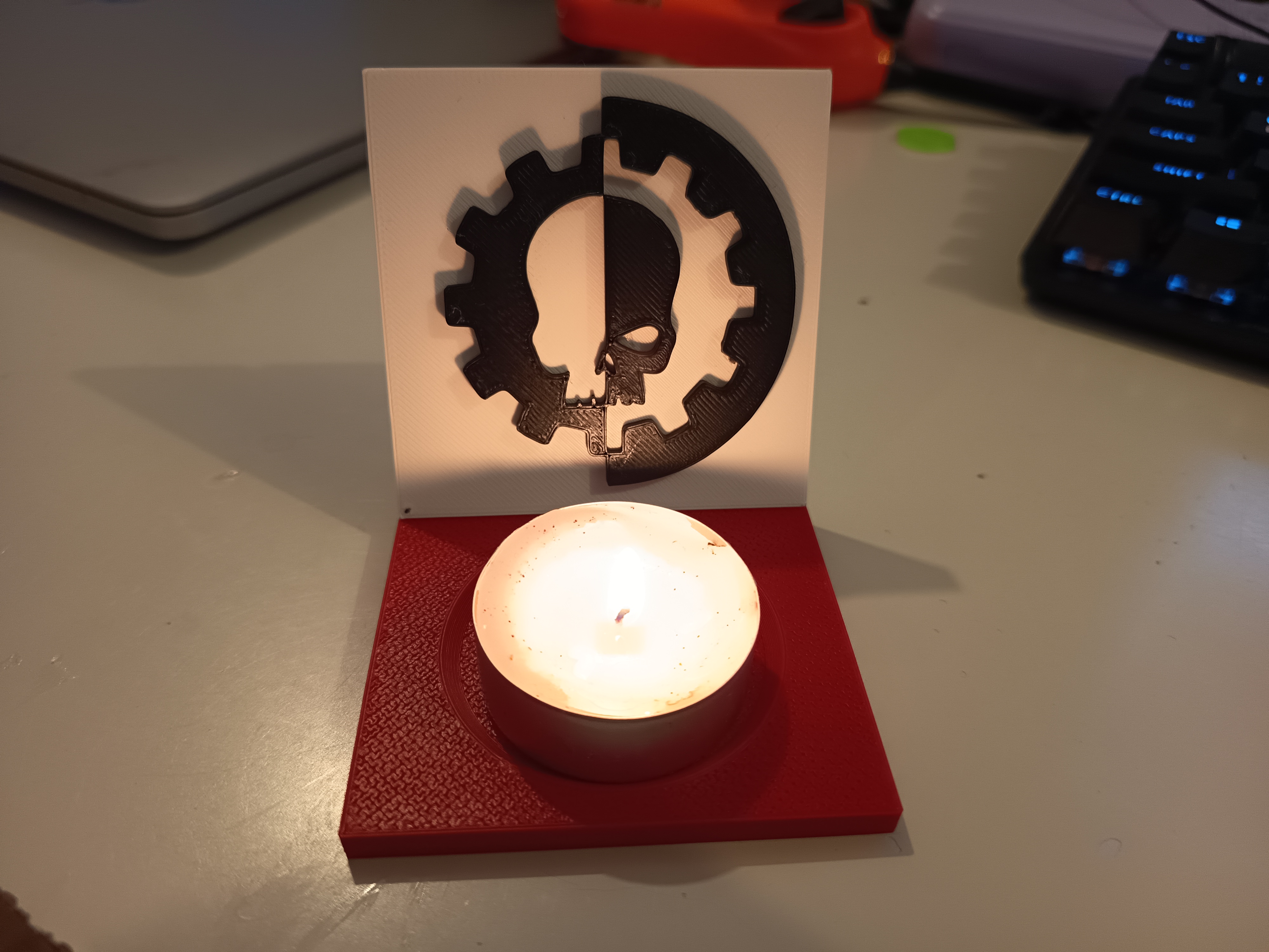 Adeptus Mechanicus Omnissiah shrine (candle holder)