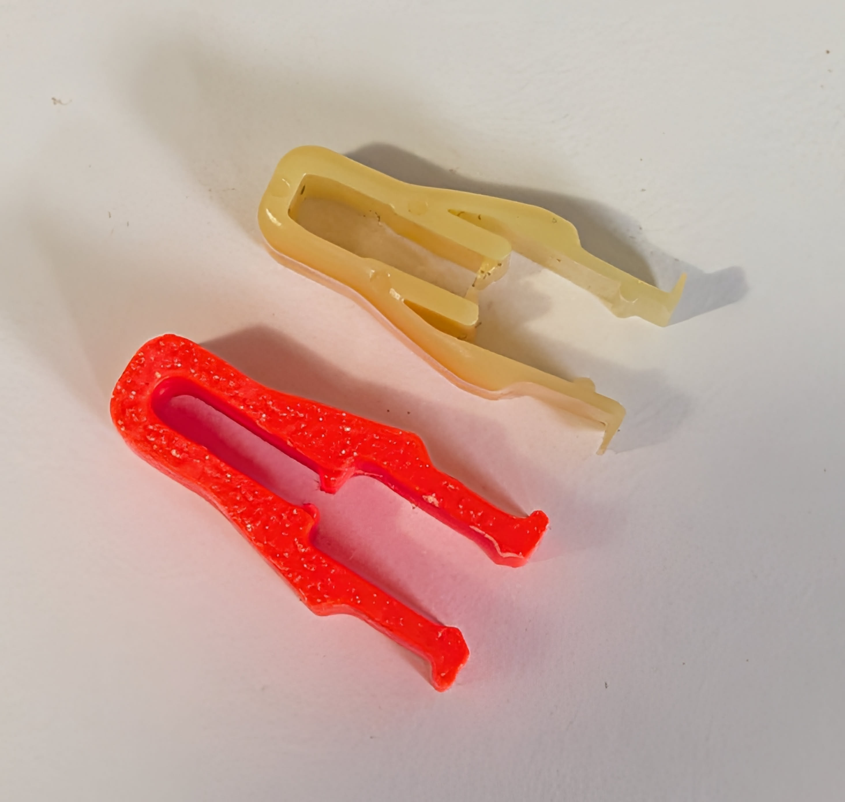 Trim clip (Ford Falcon, Prado, maybe others)
