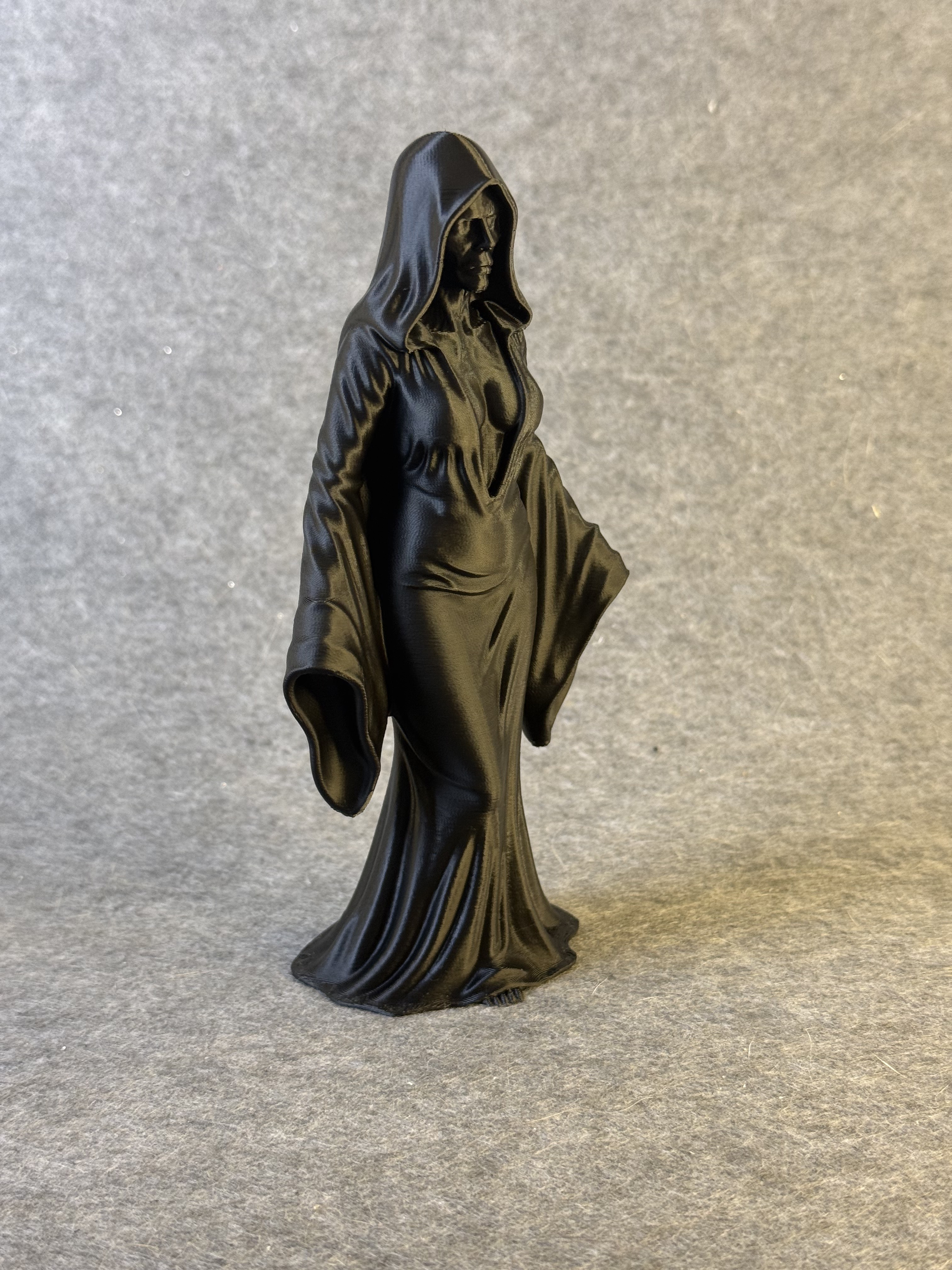 Miniatura 2 do modelo 3D lady reaper