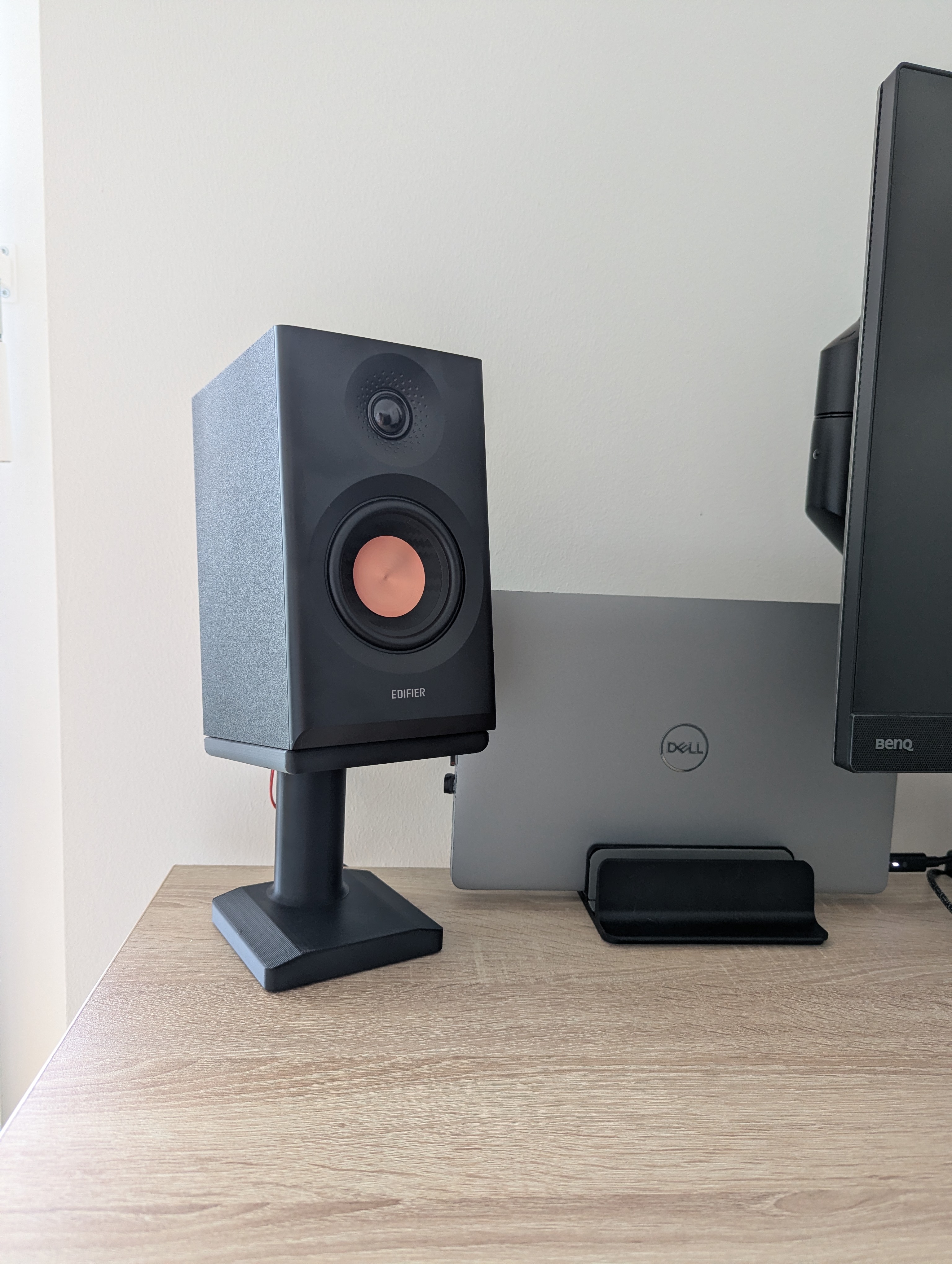Edifier MR3 Stand