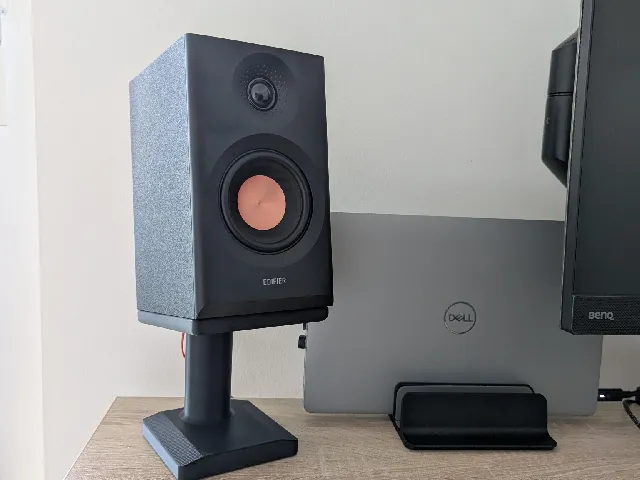 Edifier MR3 Stand