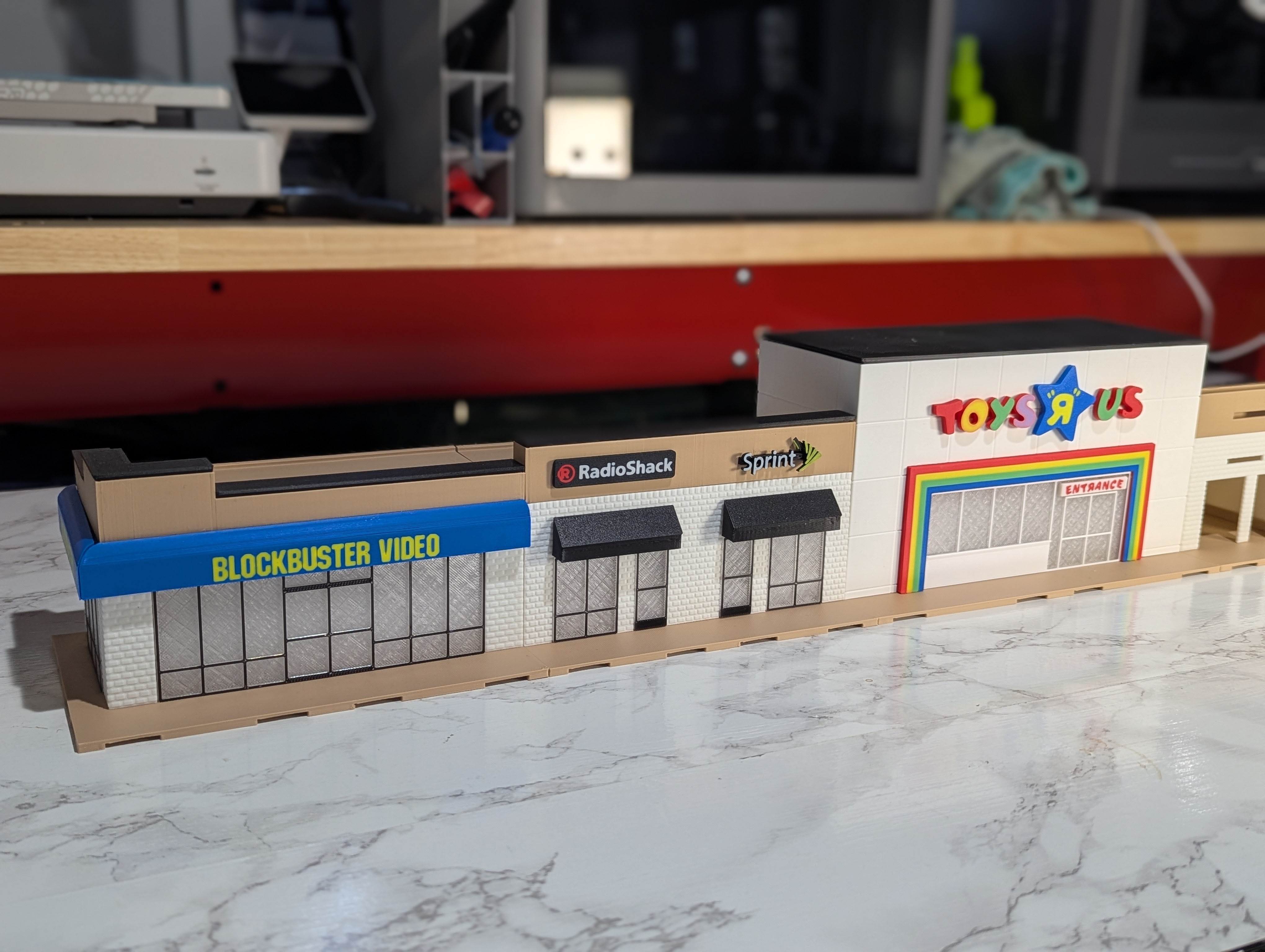 Toys R Us Model Set - 1:64 Scale Diorama — thumbnail 8
