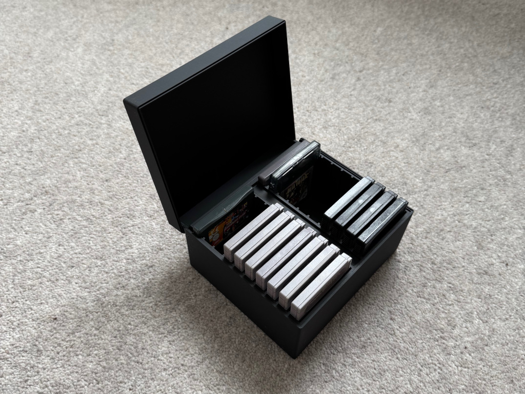 Storage box for 20x Gameboy & Gameboy Advanced Cartridges