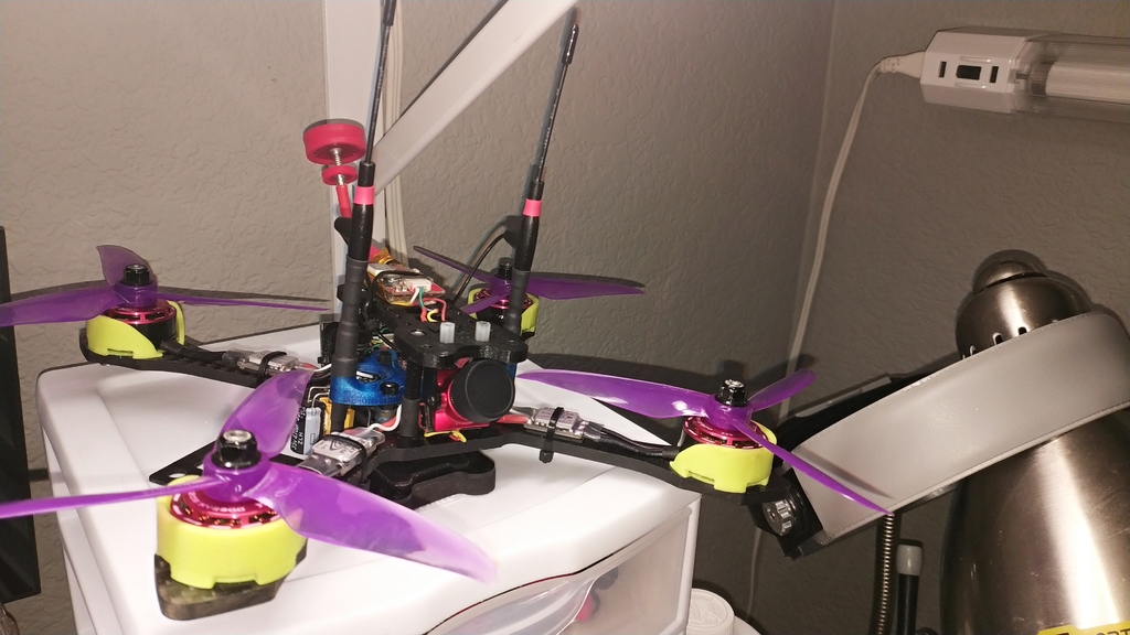 R9 Slim + mount w 2 immortal-t antennas on top of FC