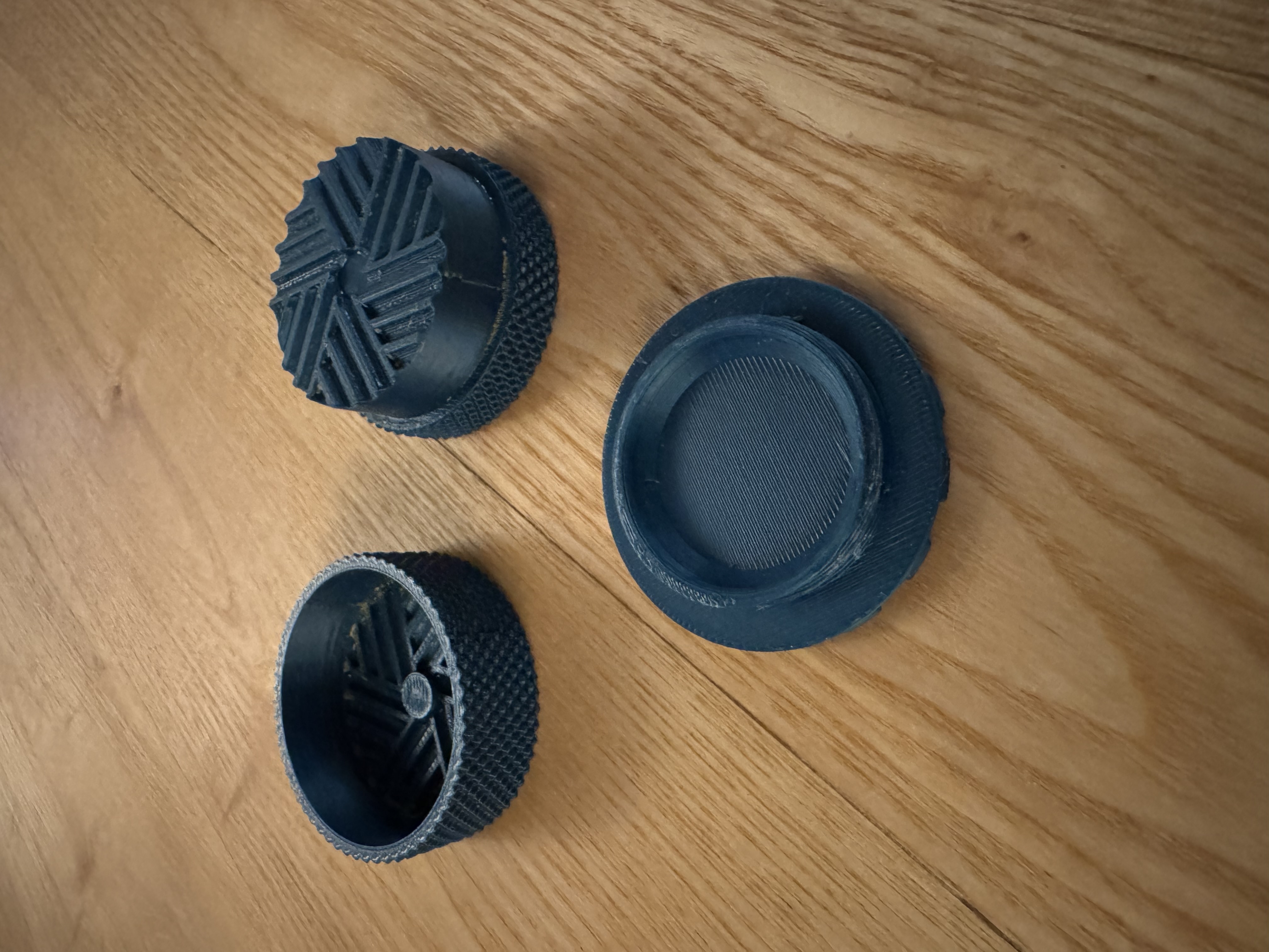 Magnetic Weed grinder with storage