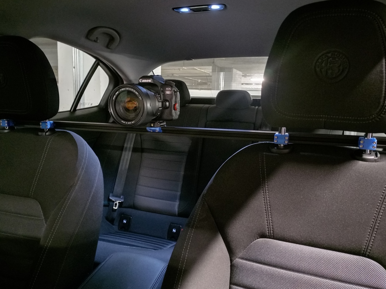 Camera holding accesories for 2020 v-slot profile