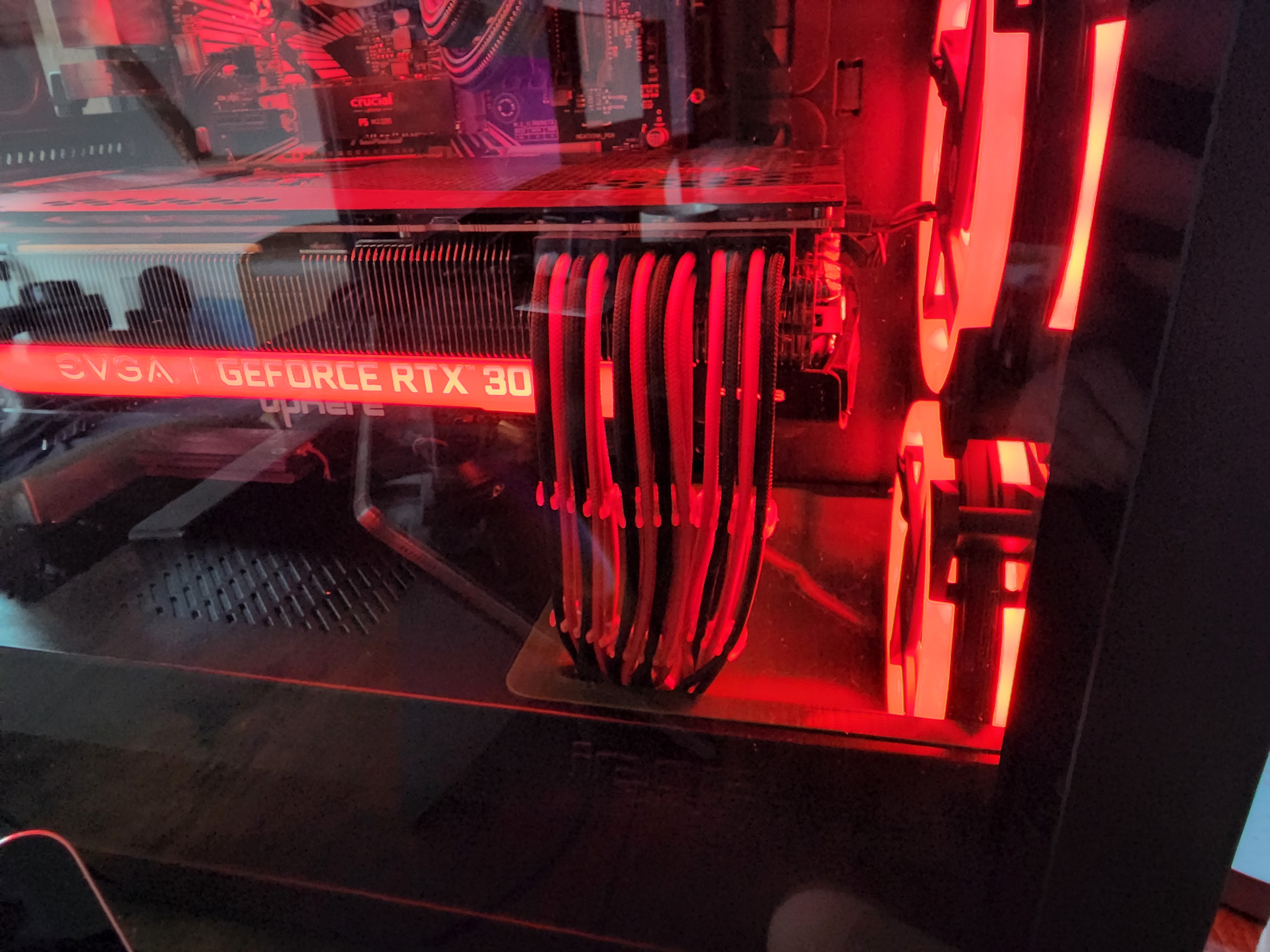 Meshify_C_Fan_Shroud with PCIE Cable hole