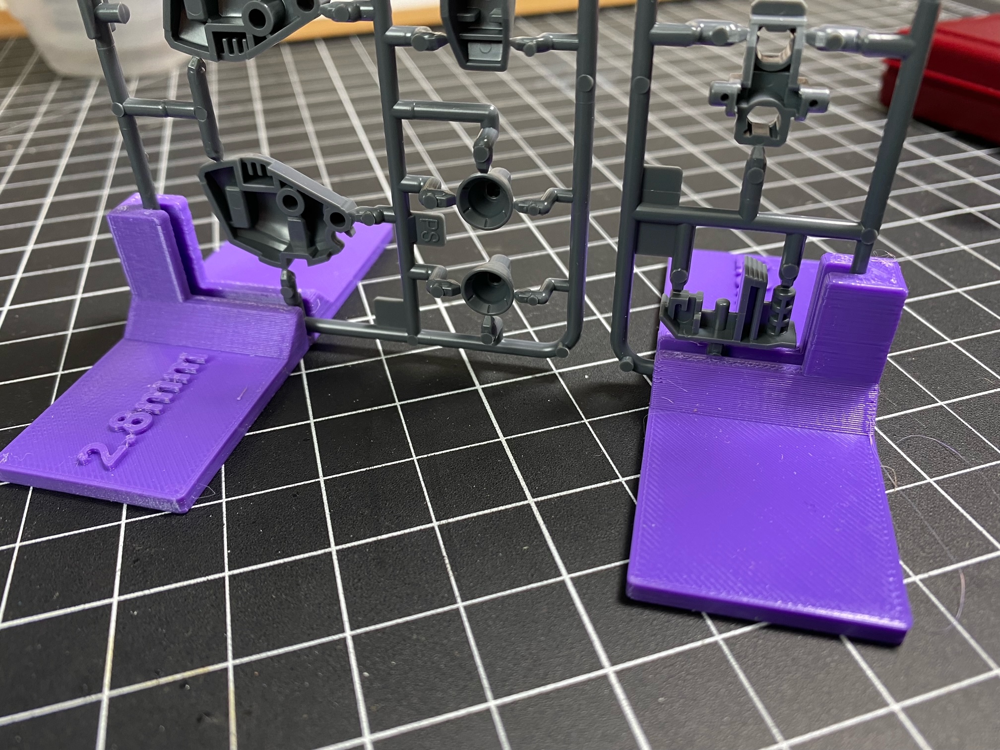 Miniatura 4 do modelo 3D Sprue Runner Stand 2.8mm
