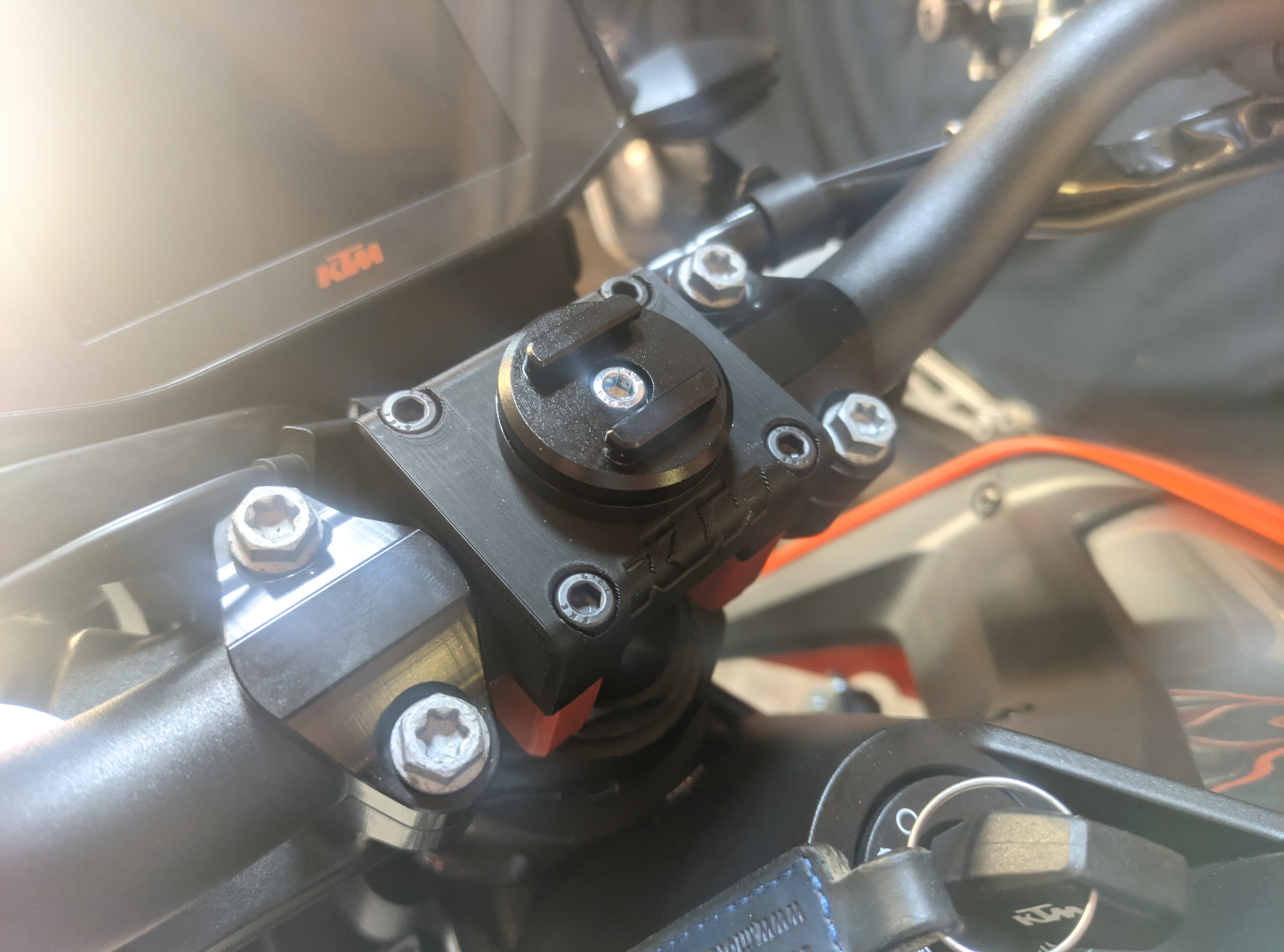 KTM Duke 790 SP connect phone mount