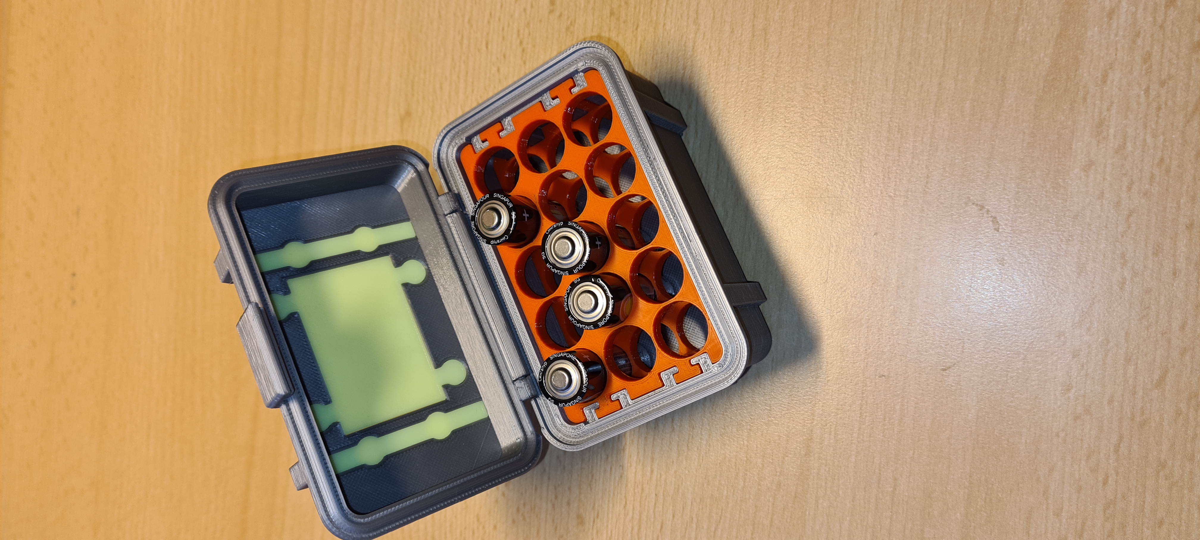 AA/AAA/CR2032/9V/ Battery box                        SD/Micro SD  Box