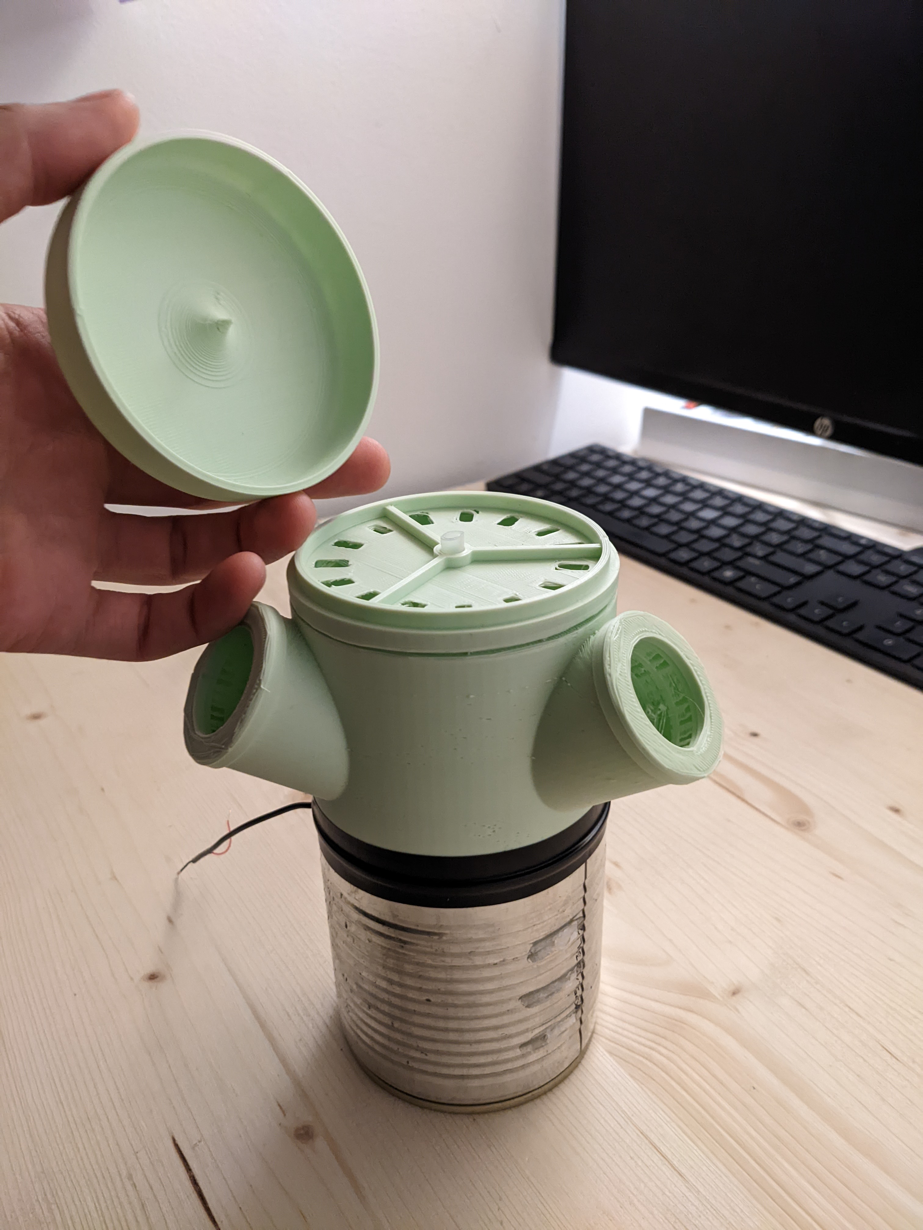 Miniatura 2 do modelo 3D Small Modular Hydroponic Tower