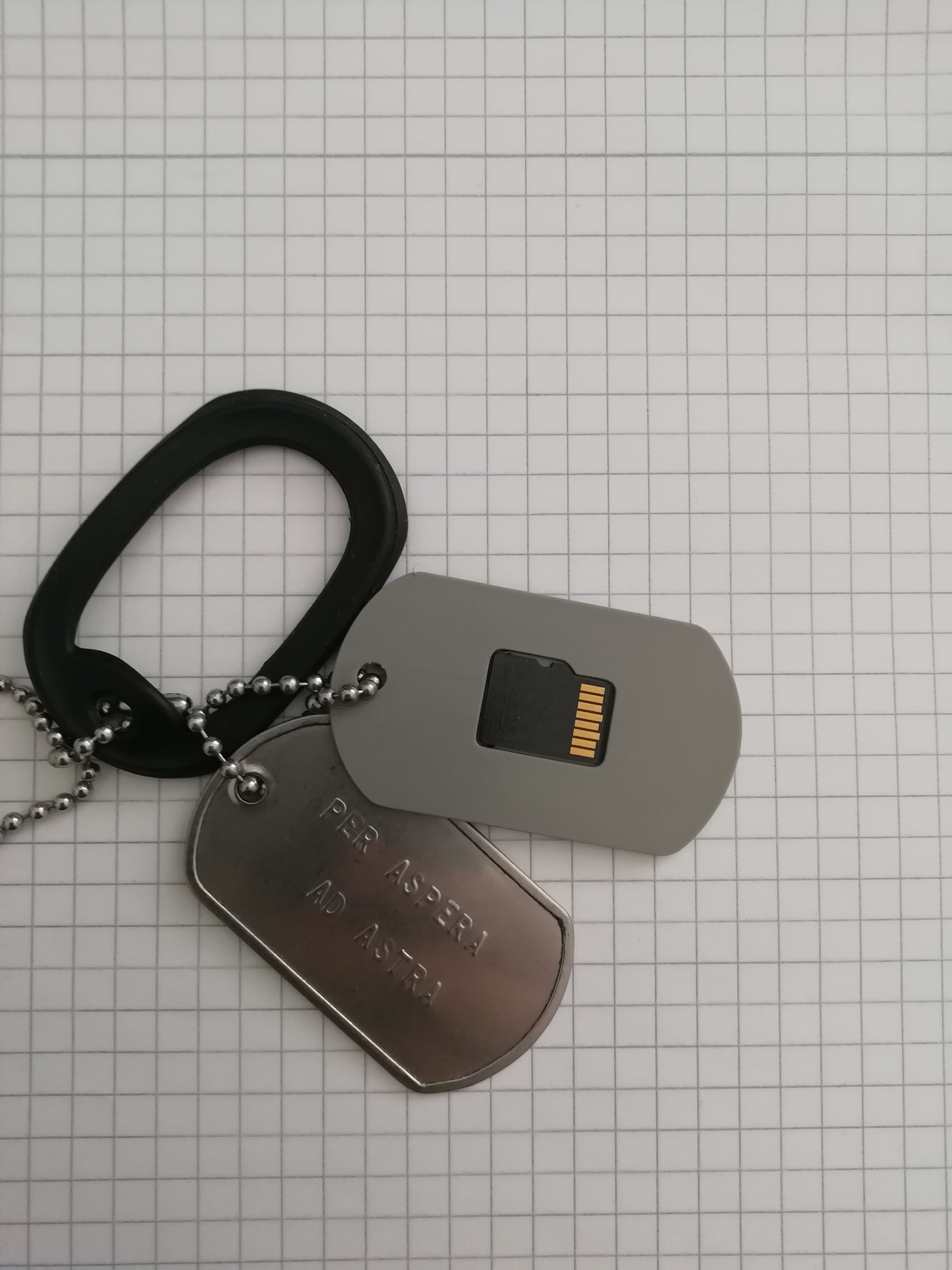DogTag Emergency SD-Card-Holder