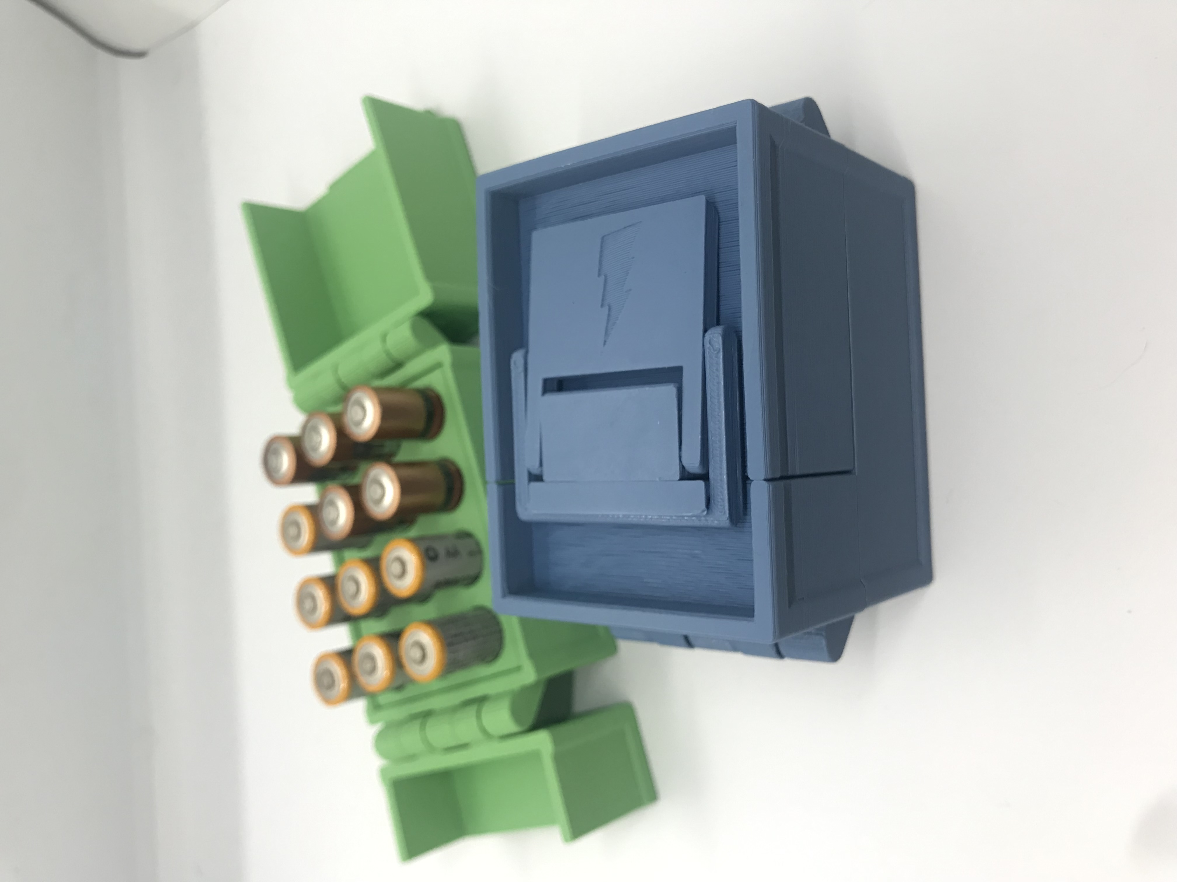 Latching Battery Box - Print in Place