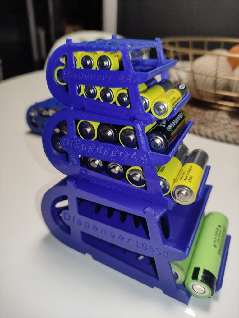 modèle 3D de Petite pile de canettes de boisson - TurboSquid 2150285