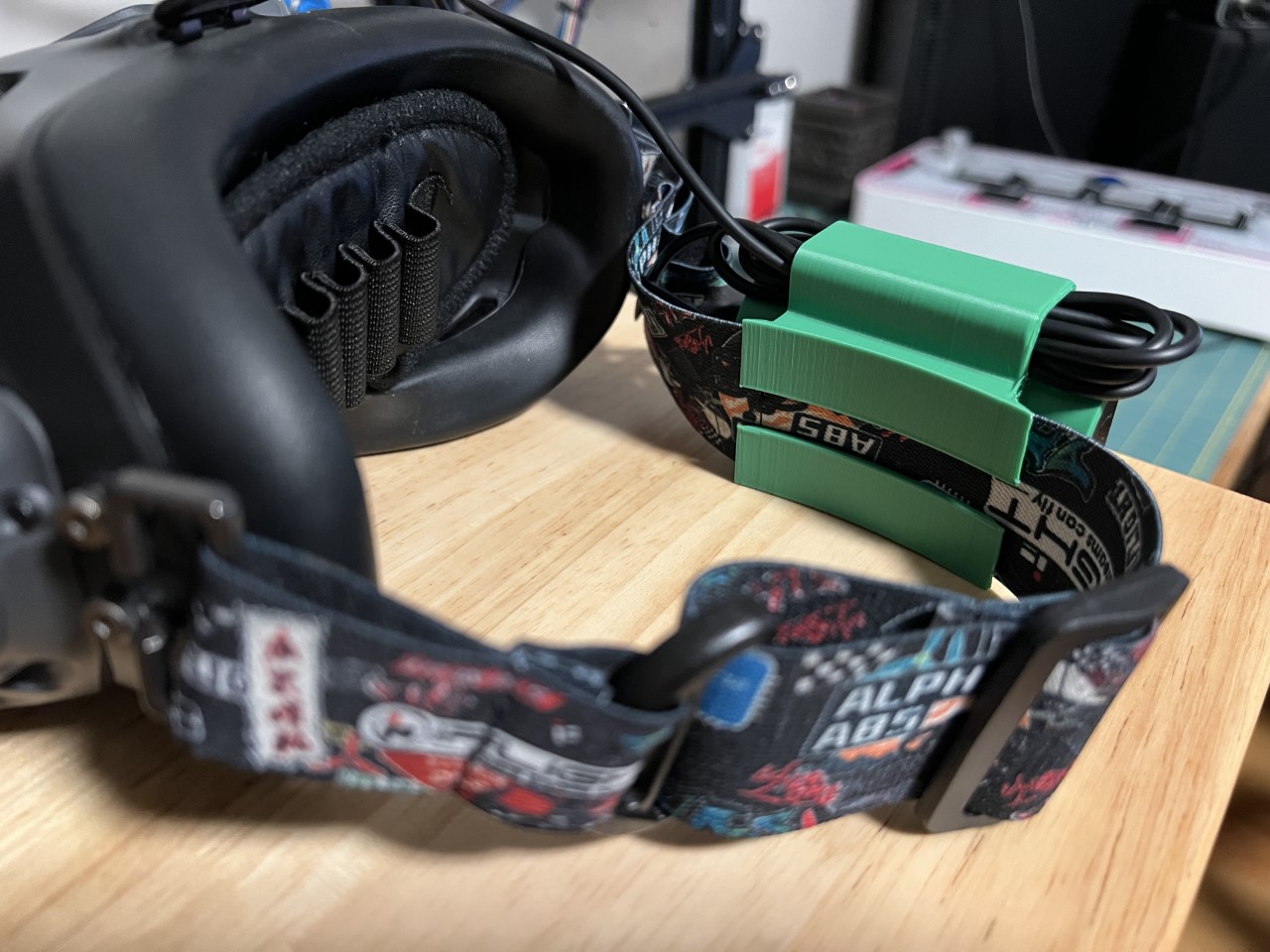 DJI Goggles V2 Strap Battery Holder by kcarhart Download free STL