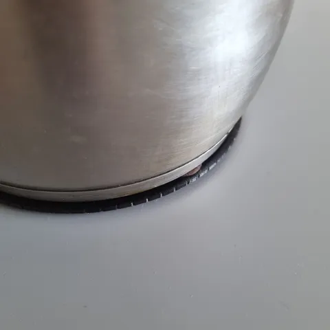 Pad under the pot