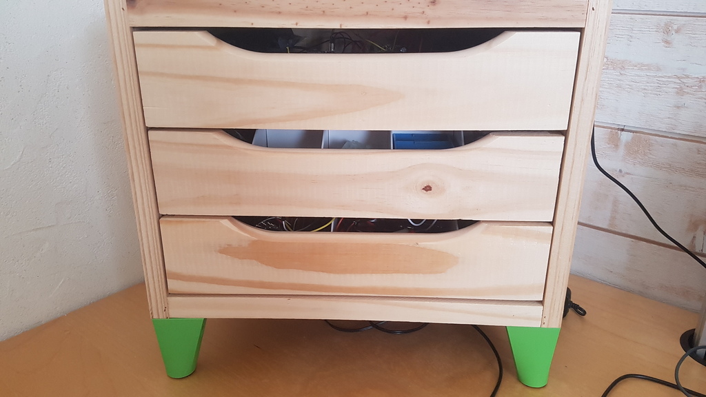 Foot for storage box