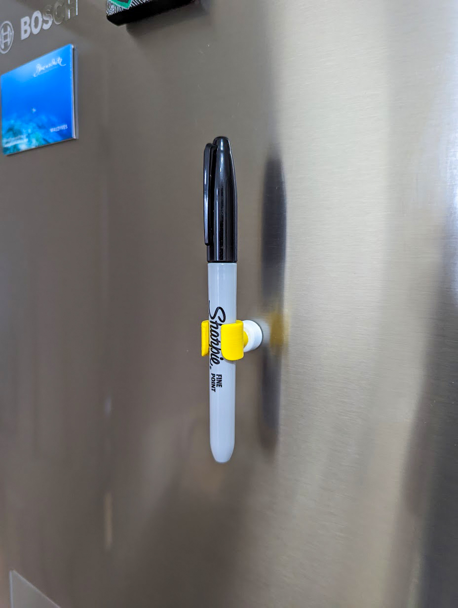 Sharpie Lego Hand Holder by ByteSlinger Download free STL model