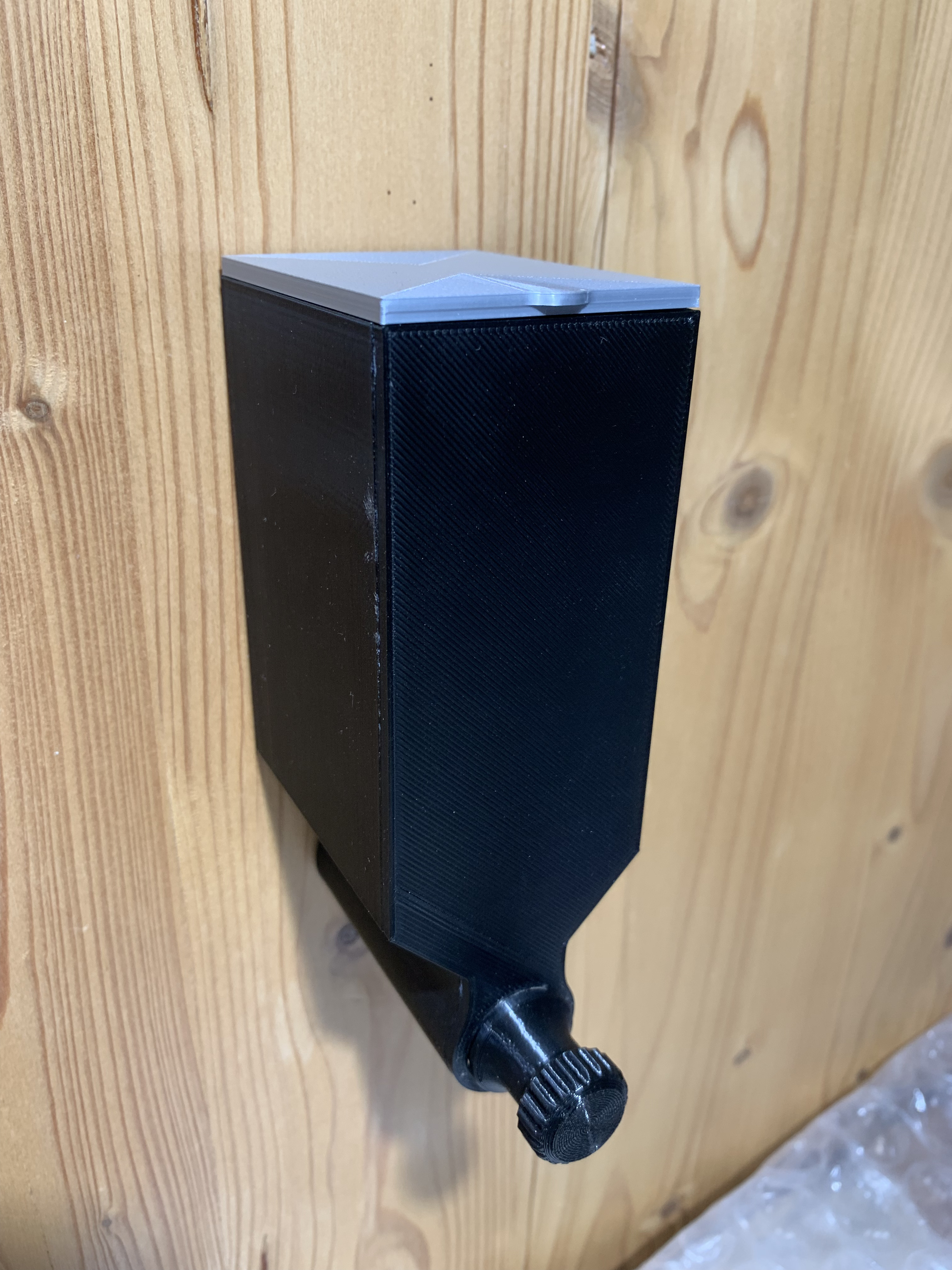 Rotary AA-Battery Dispenser