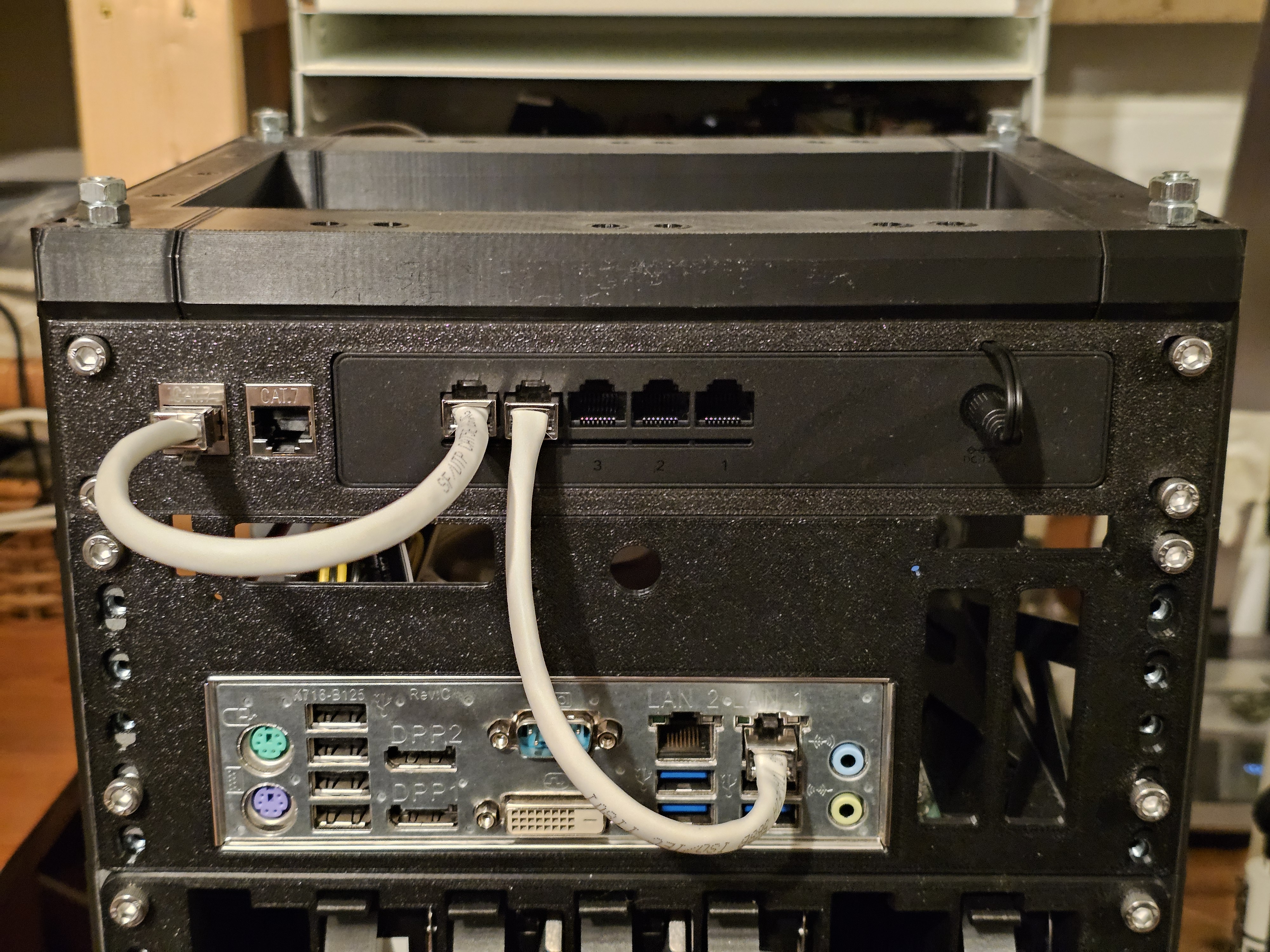 UGREEN 2.5Gbit Switch 10 Inch Rack Mount