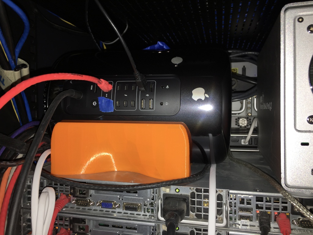 Mac Pro (2013) Side Stand