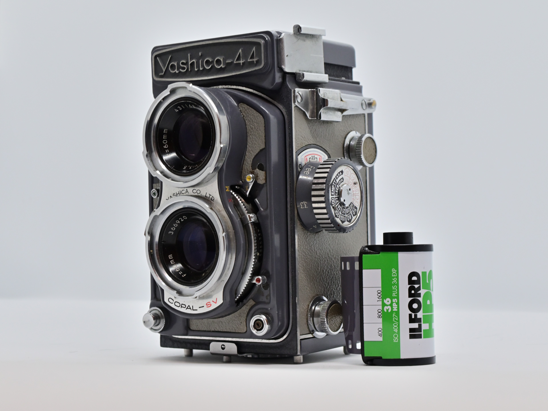 yashica 44